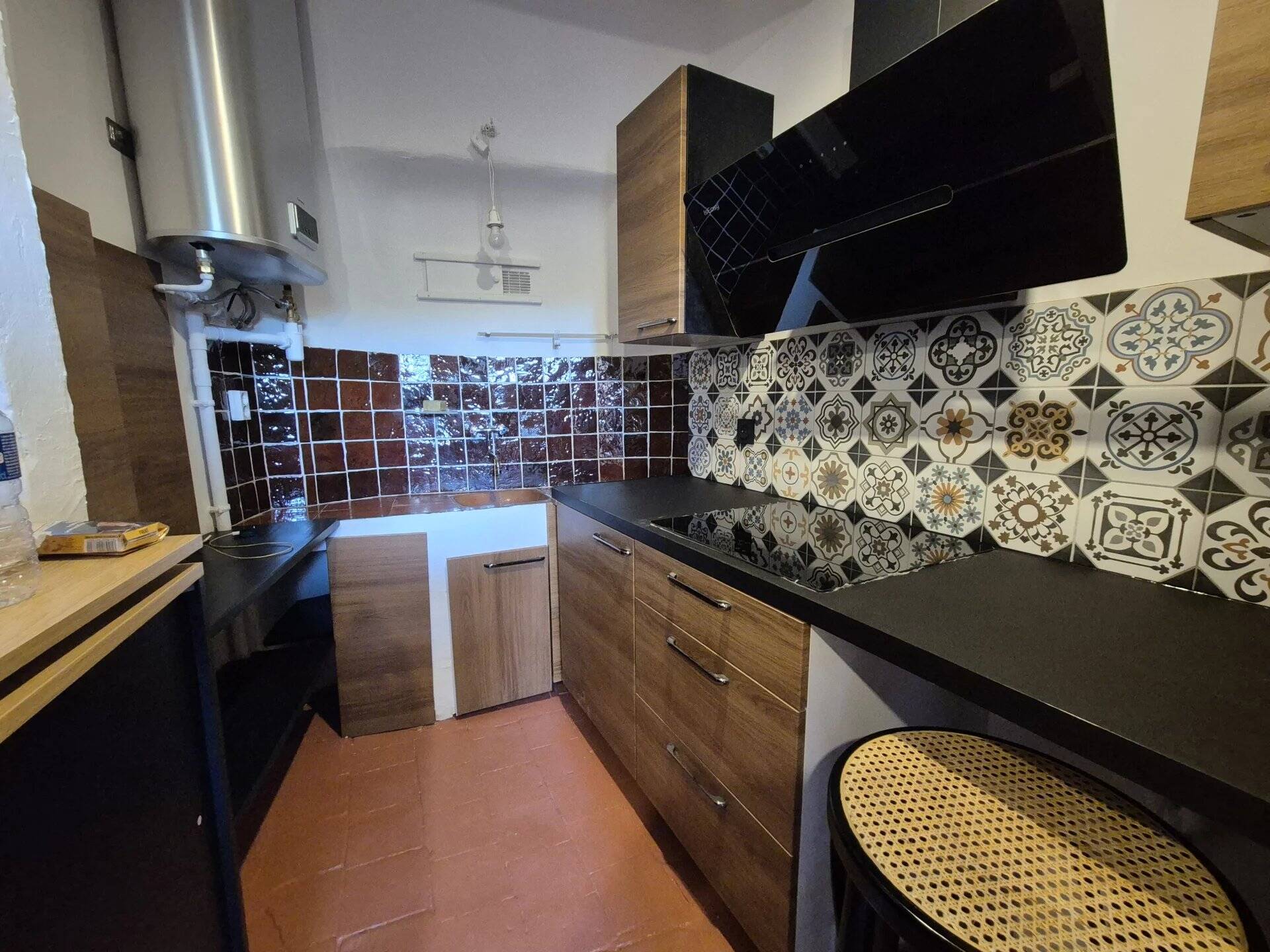 A LOUER COTIGNAC MAISON DE VILLAGE AVEC EXTERIEUR