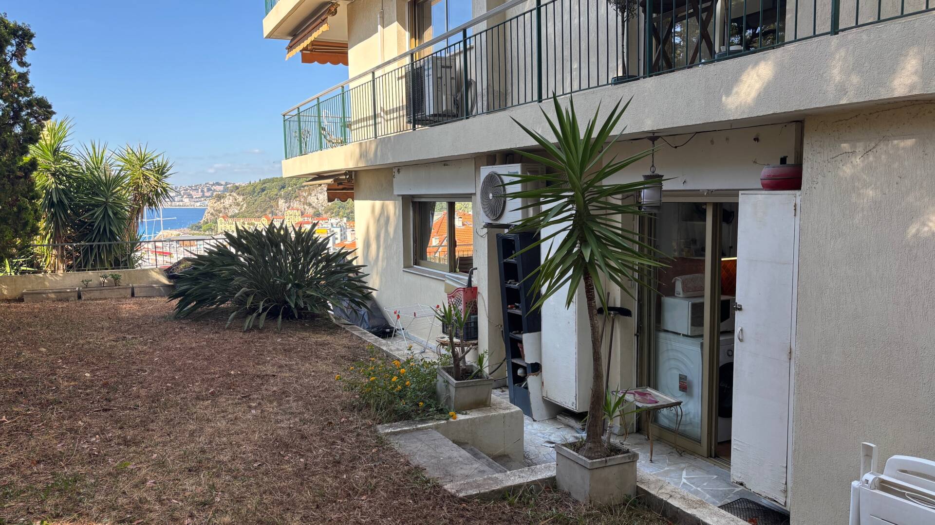 NUE PROPRIÉTÉ À NICE