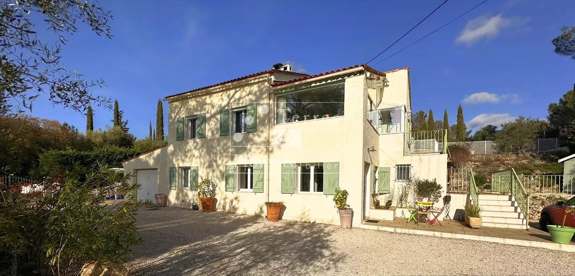 Rare à Cotignac : maison au calme + piscine + possible appartement indépendant