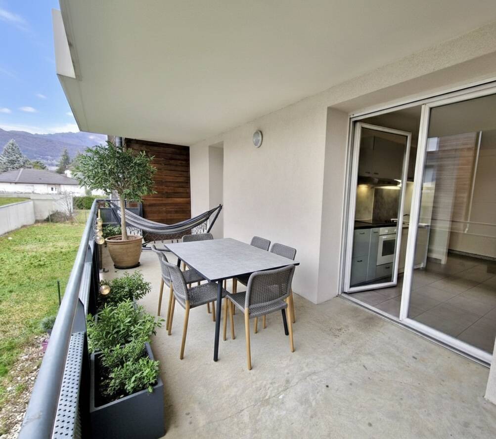 Bel appartement T2, grande terrasse à ECHIROLLES