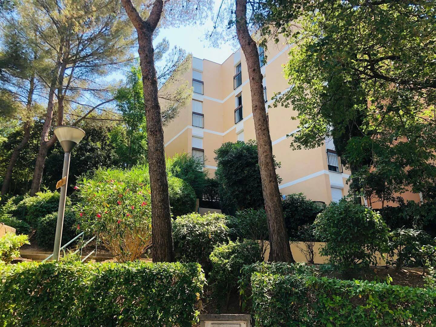 TAMARIS - T4 de 80m² avec loggia et JARDIN - Cave et GARAGE