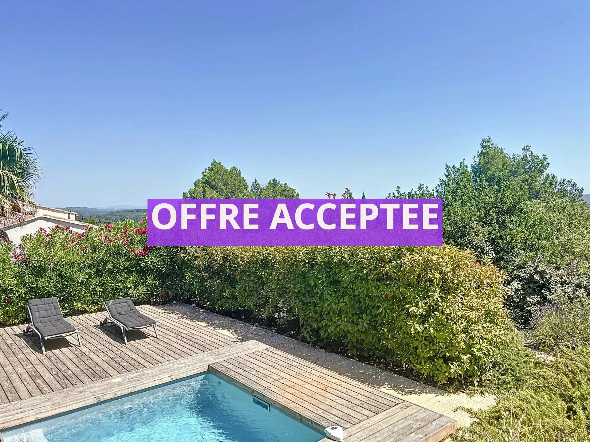 Cotignac, havre de paix avec vue panoramique et prestations haut de gamme