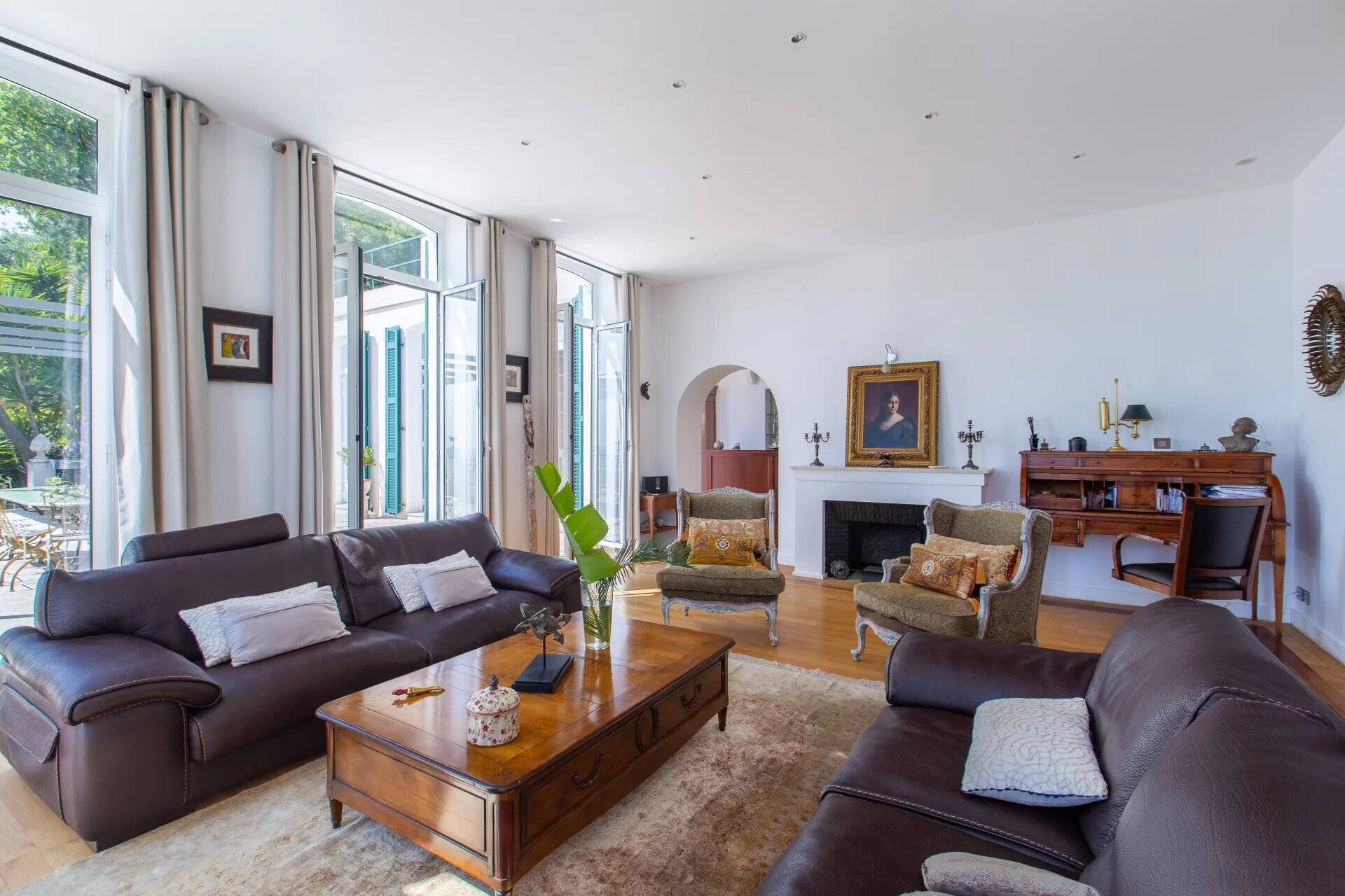 Maison  - Villa  - 7 pièces  - 262.0 m² -  1 850 000 € - À vendre 