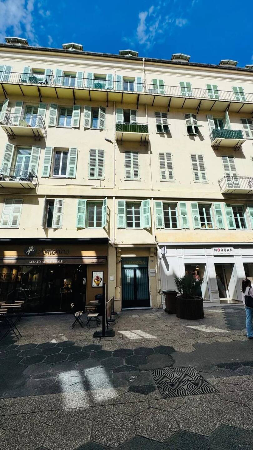 Appartement  - 2 pièces  - 44.15 m² -  350 000 € - À vendre 