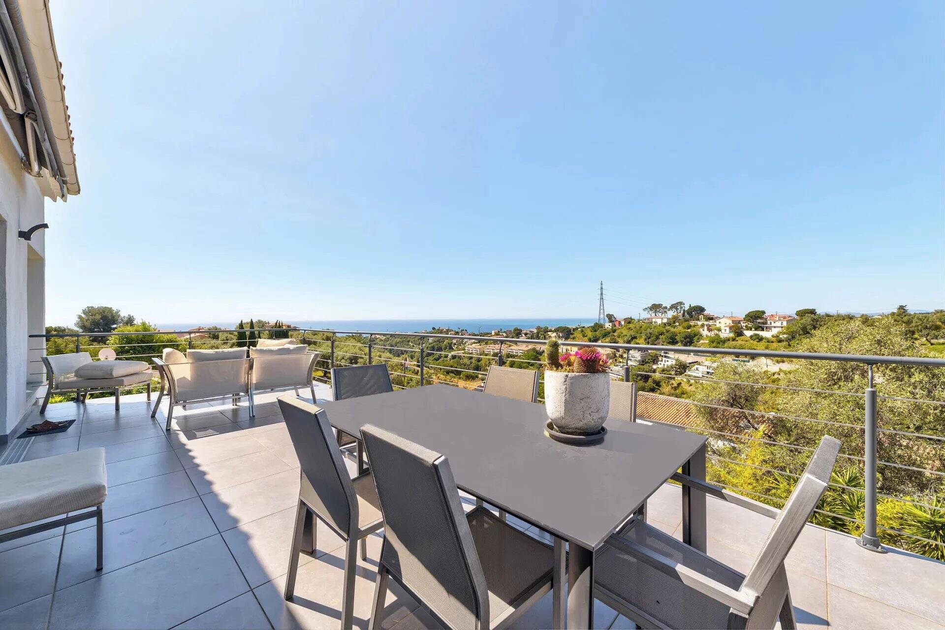 Maison  - 10 pièces  - 217.0 m² -  980 000 € - À vendre