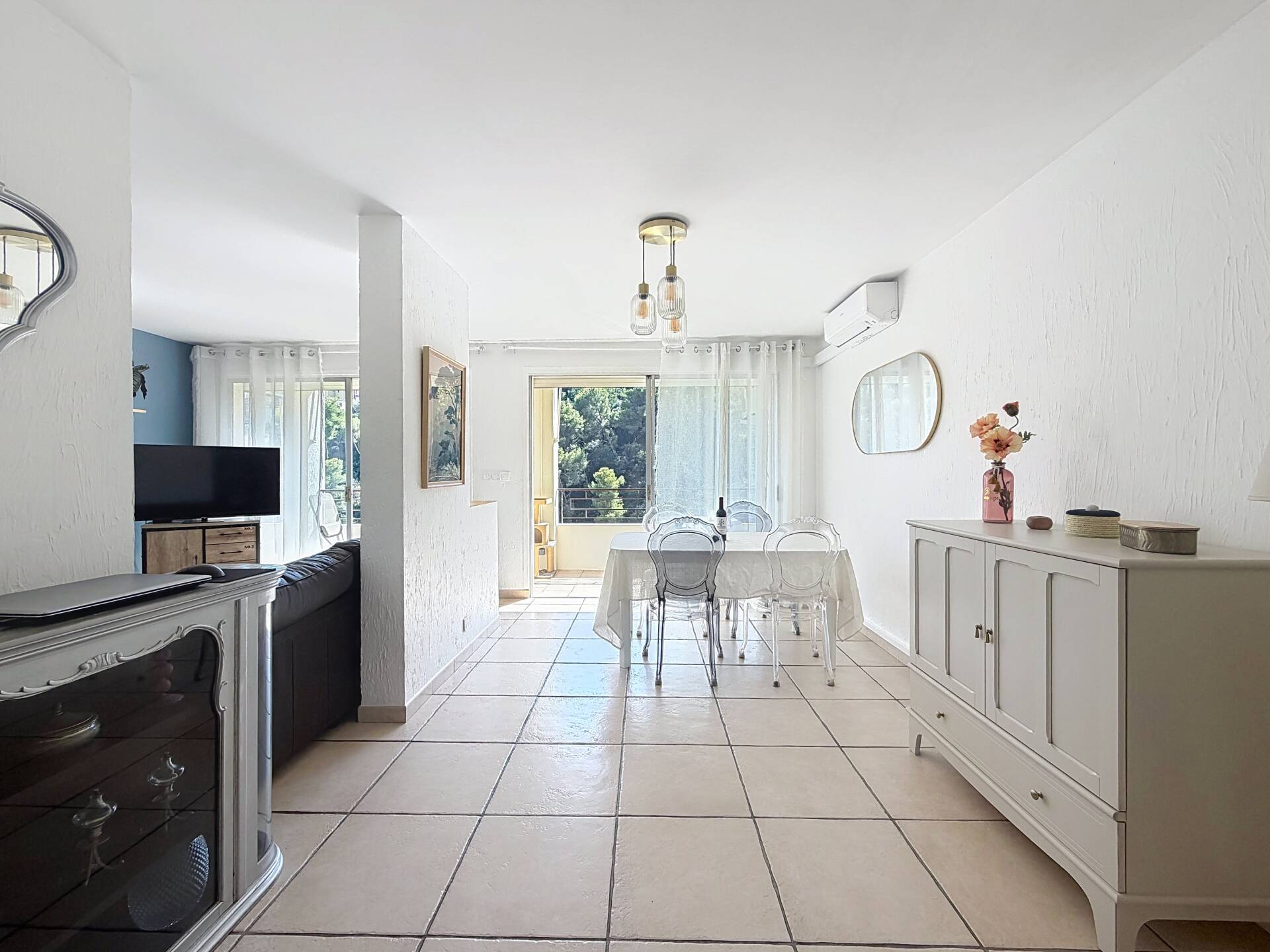 Appartement  - Appartement  - 4 pièces  - 85.0 m² -  335 000 € - À vendre 
