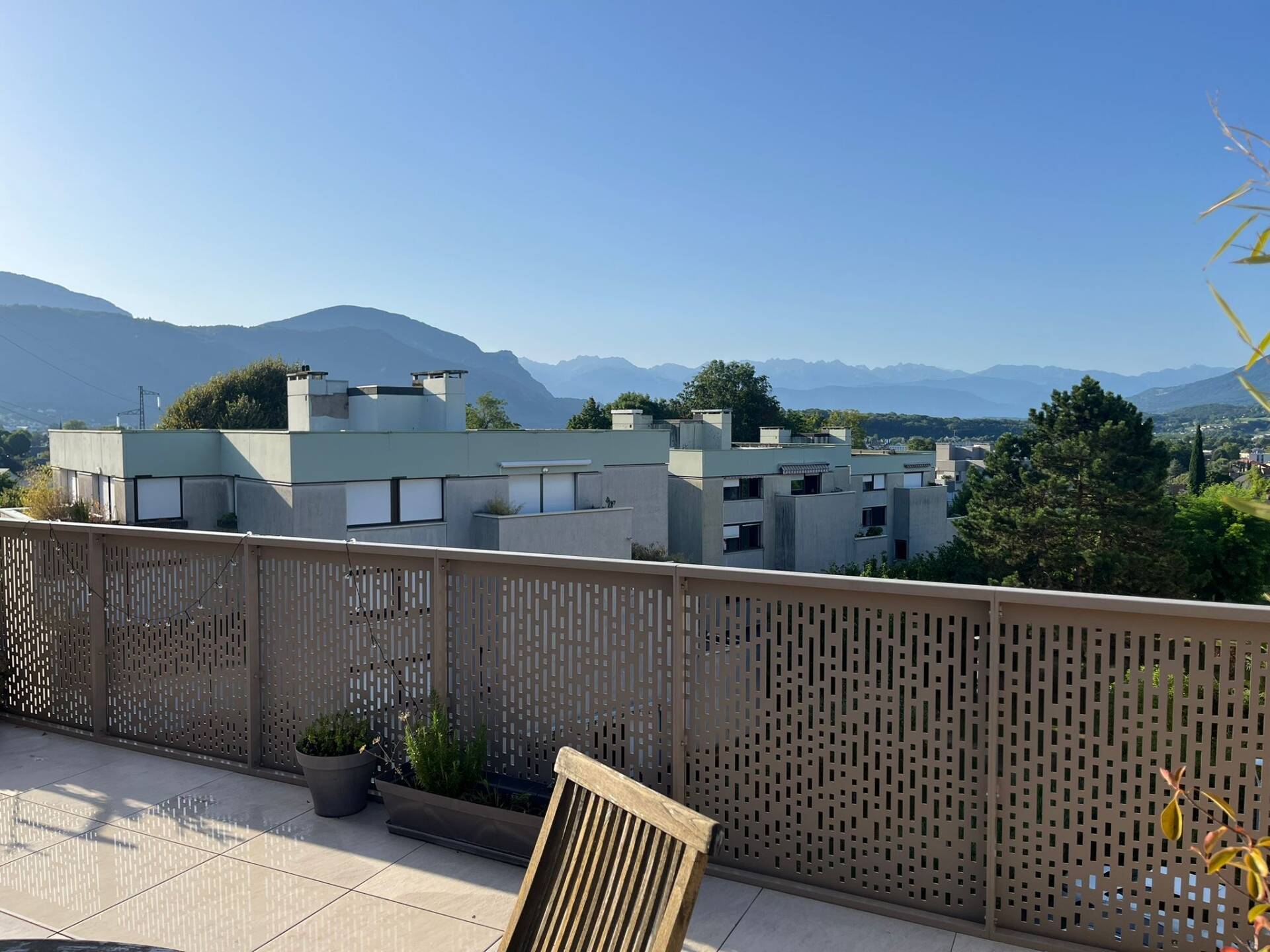 Appartement T4 de 85 m² avec vue dégagée et terrasse de 57 m²