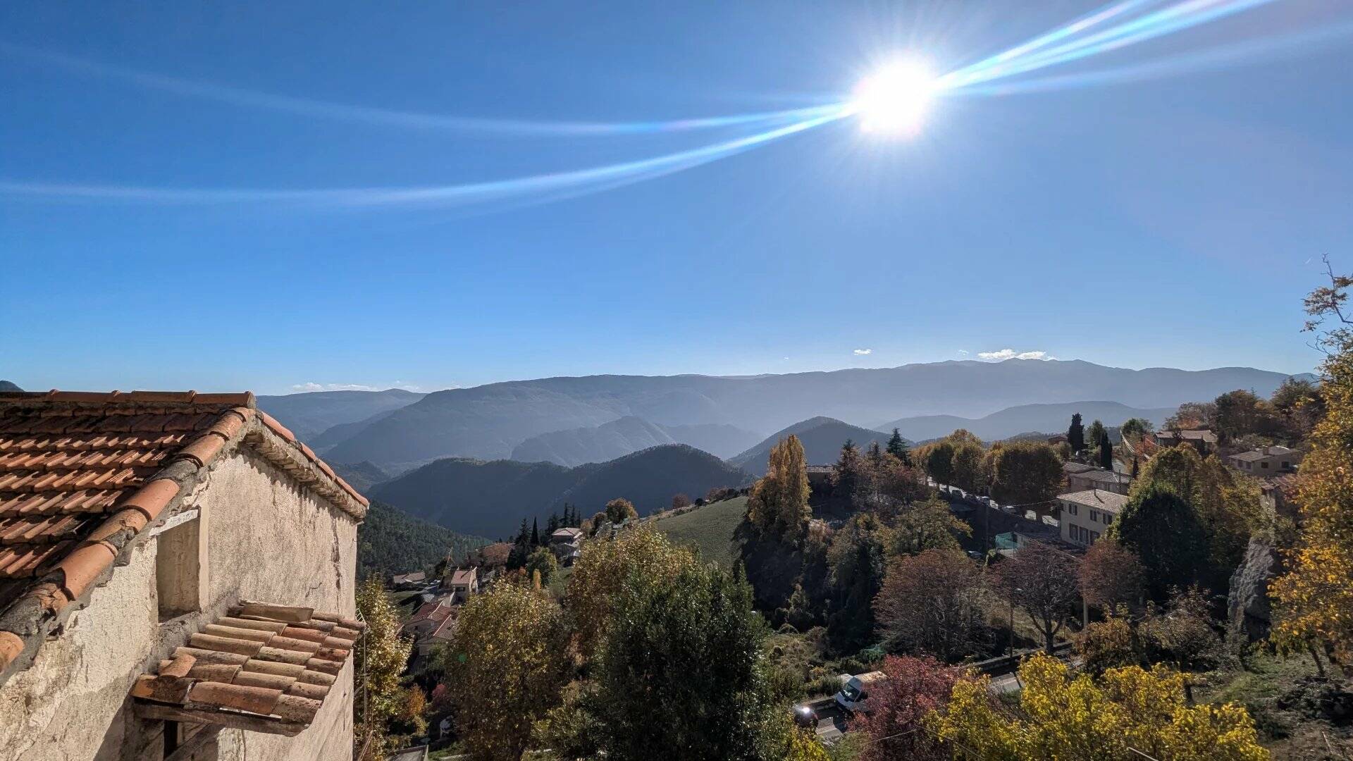 TOUDON - Appartement 2 pièces avec balcon et vue sur les montagnes