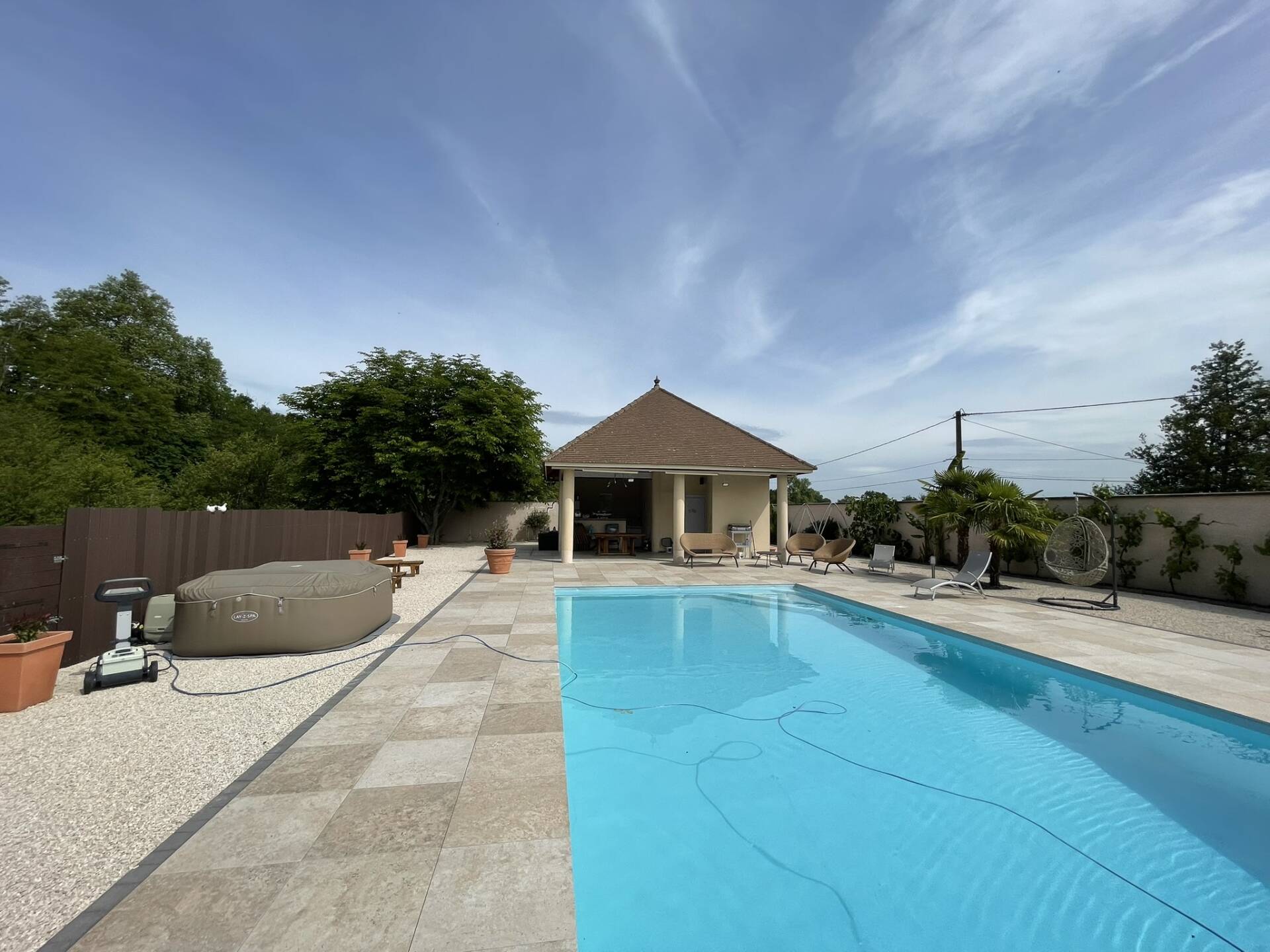 VIAGER OCCUPÉ À MABLY