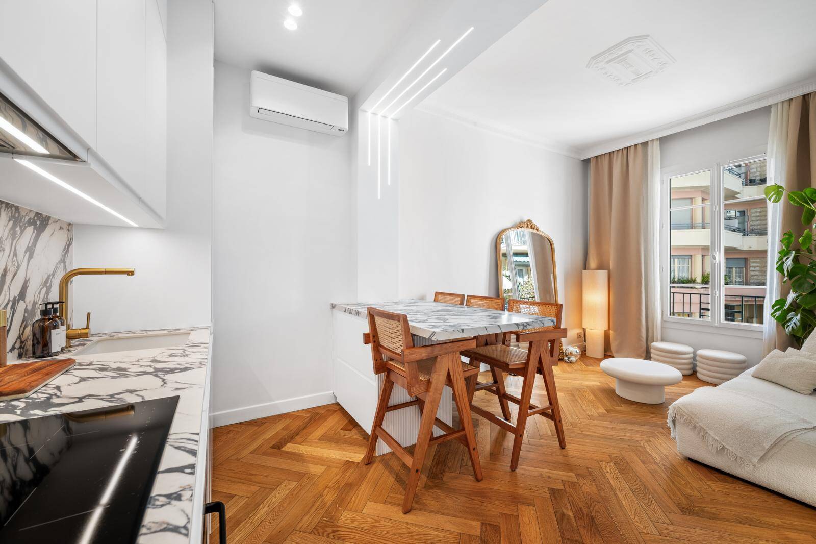 Appartement  - 2 pièces  - 42.0 m2 -  345 000 € - À vendre 