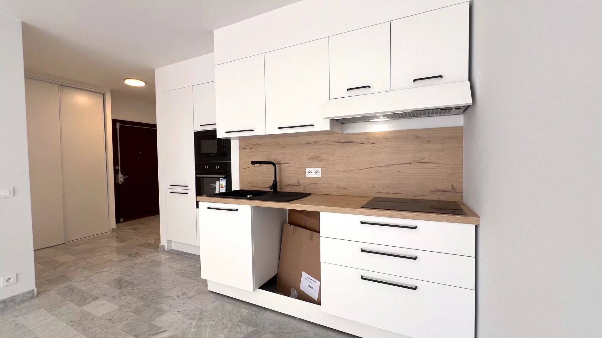 NICE - LIBERATION - 3 pièces avec terrasse, balcon et cave - Profession libérale