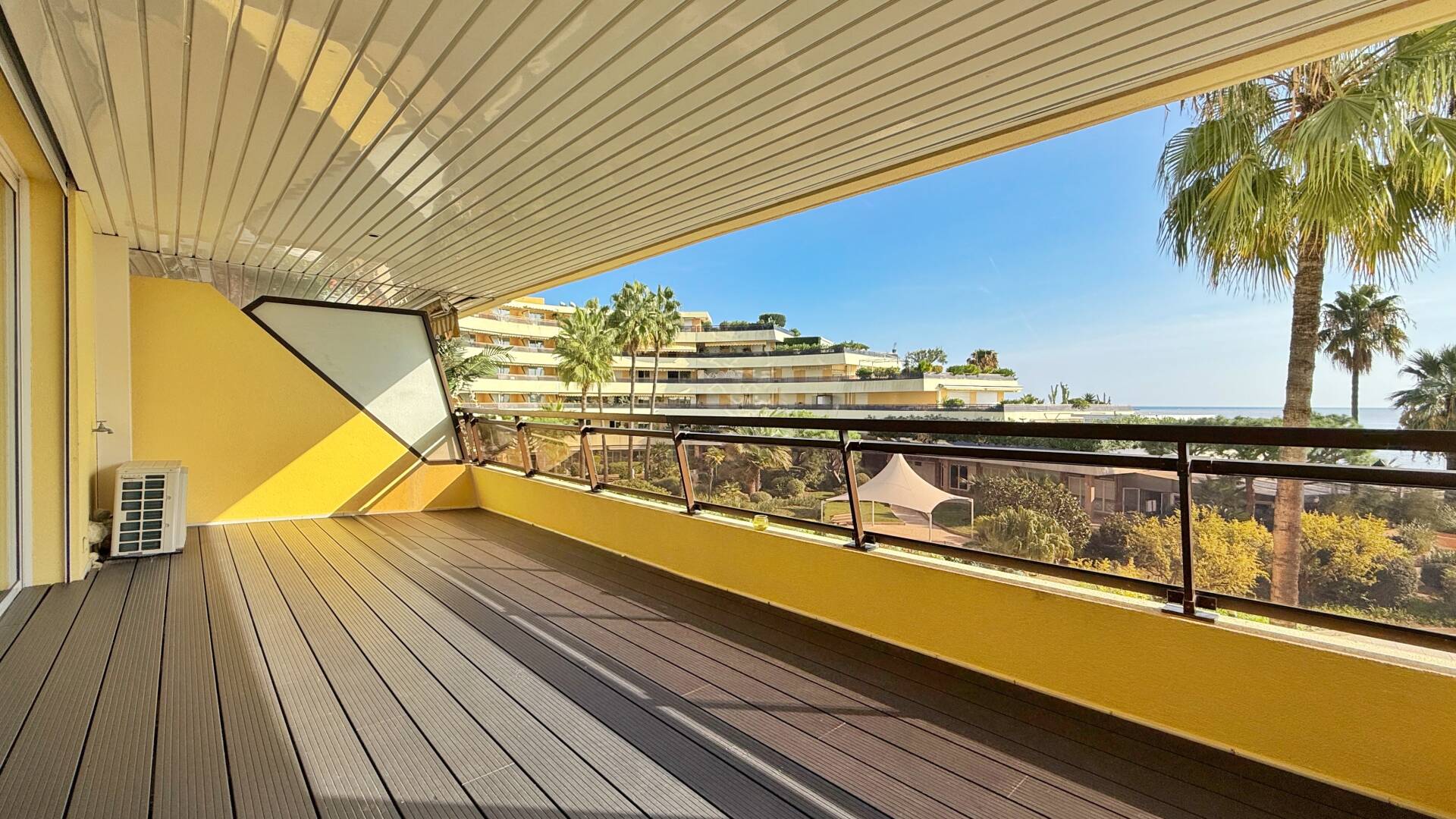 Appartement  - 3 pièces  - 99.0 m2 -  950 000 € - À vendre 