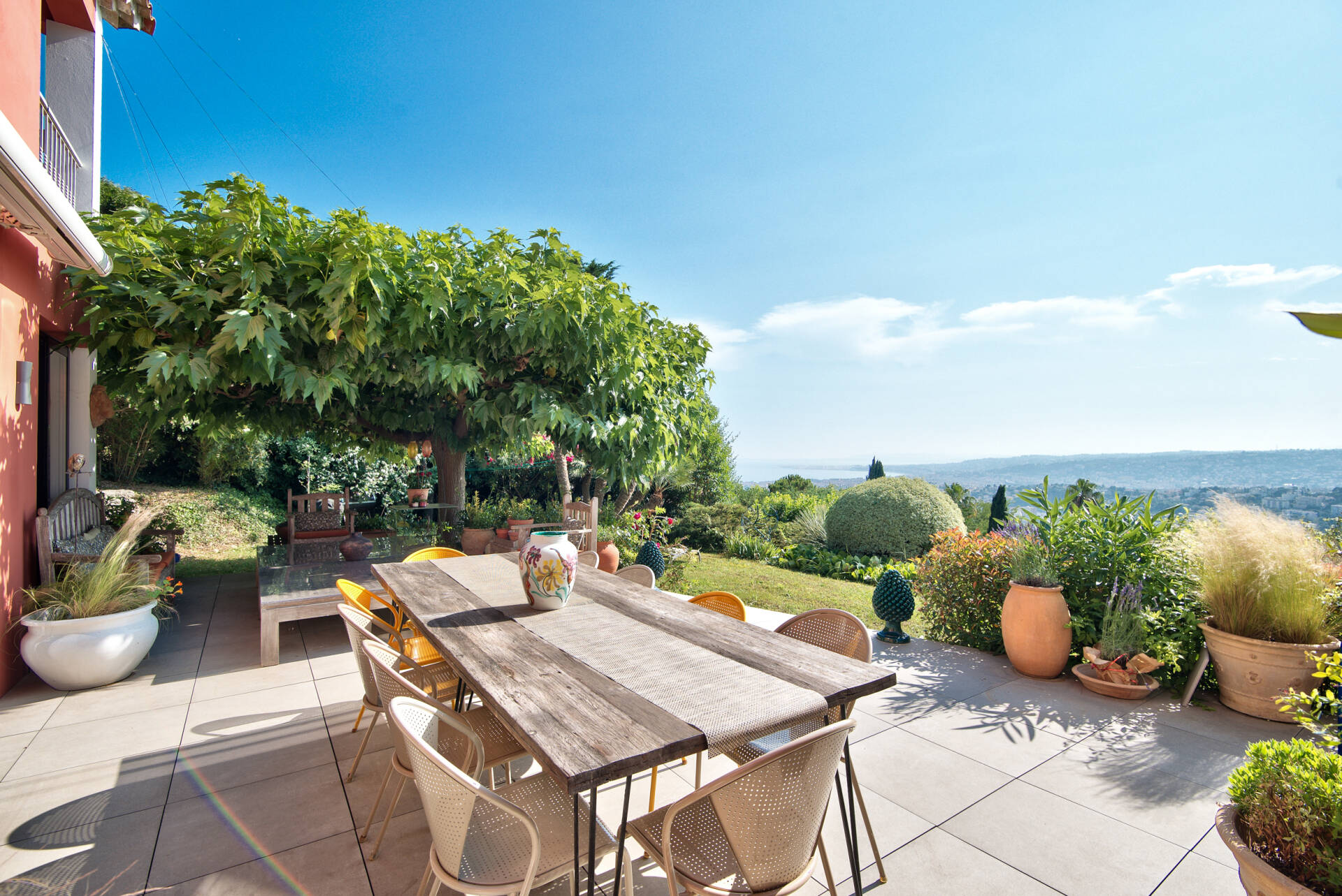 Maison  - 6 pièces  - 204.83 m2 -  3 300 000 € - À vendre