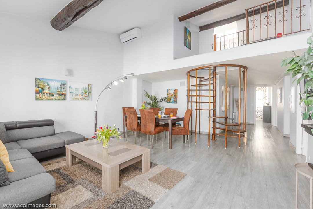 Appartement  - 4 pièces  - 90.0 m2 -  845 000 € - À vendre 