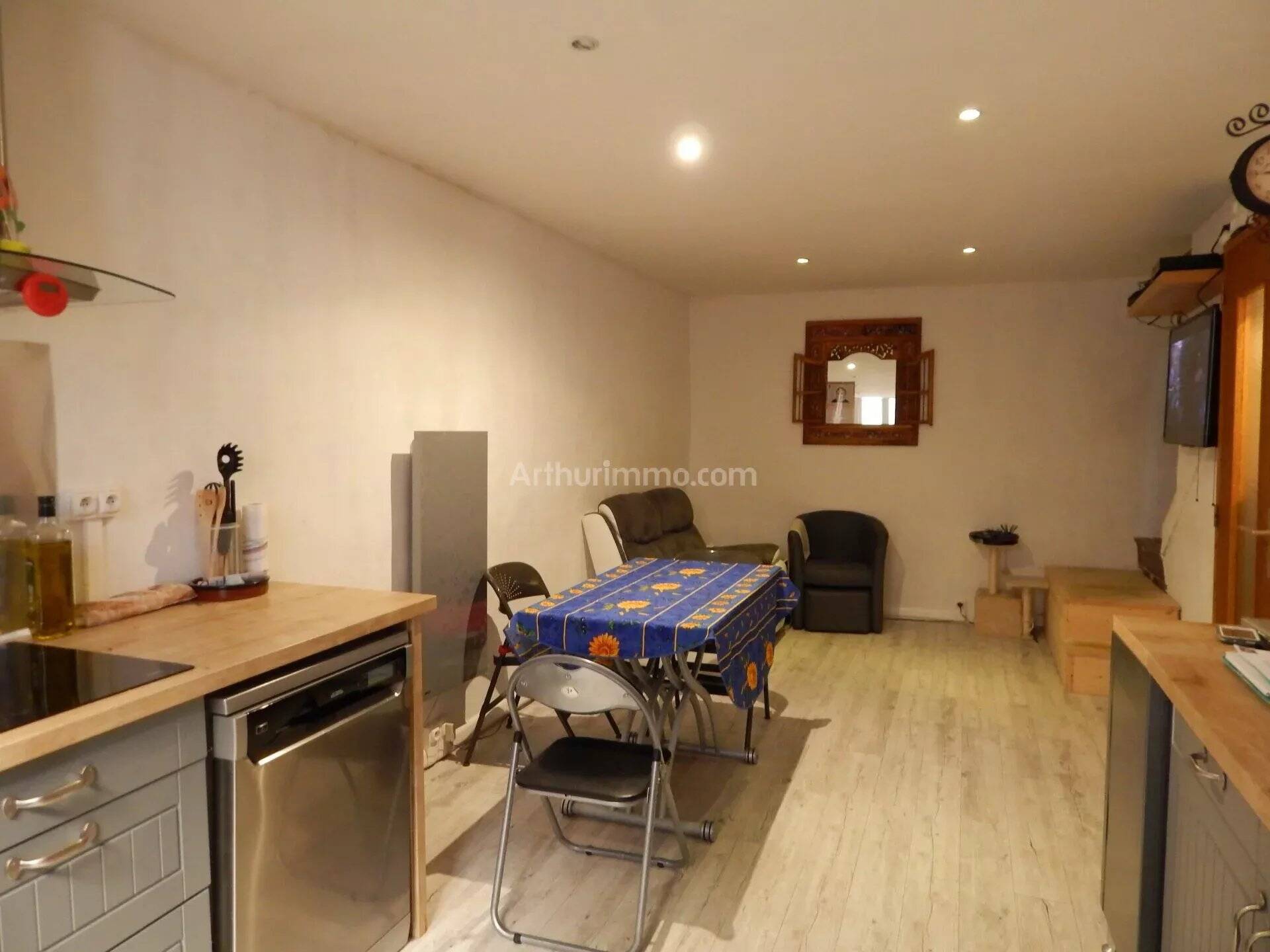 MAISON DE VILLAGE SALERNES