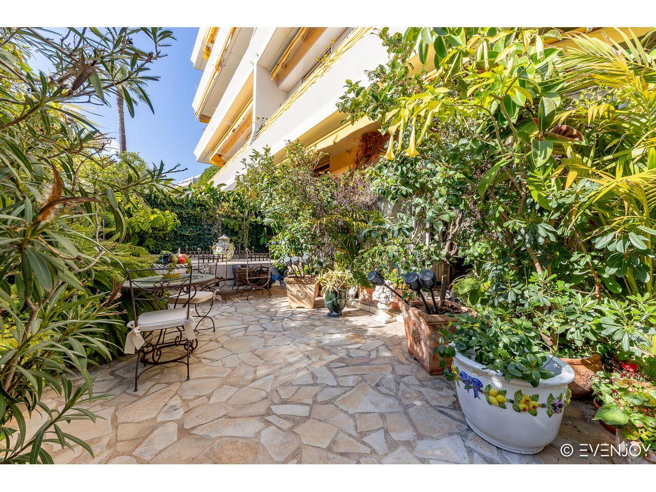 Appartement  - 2 pièces  - 49.0 m2 -  175 000 € - À vendre 