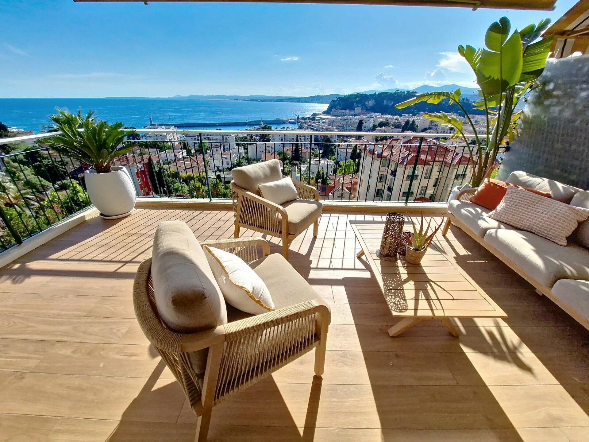 Appartement  - 3 pièces  - 85.21 m2 -  1 090 000 € - À vendre 