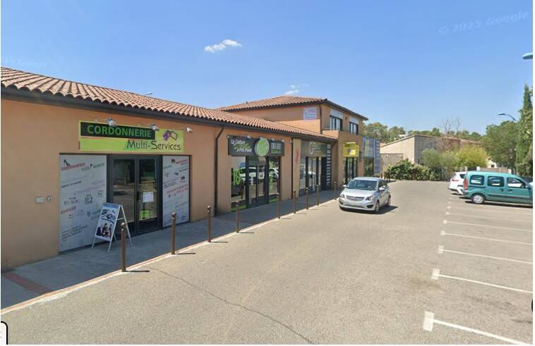 A Louer Rocbaron Zac Fray Redon Local commercial 82 m2