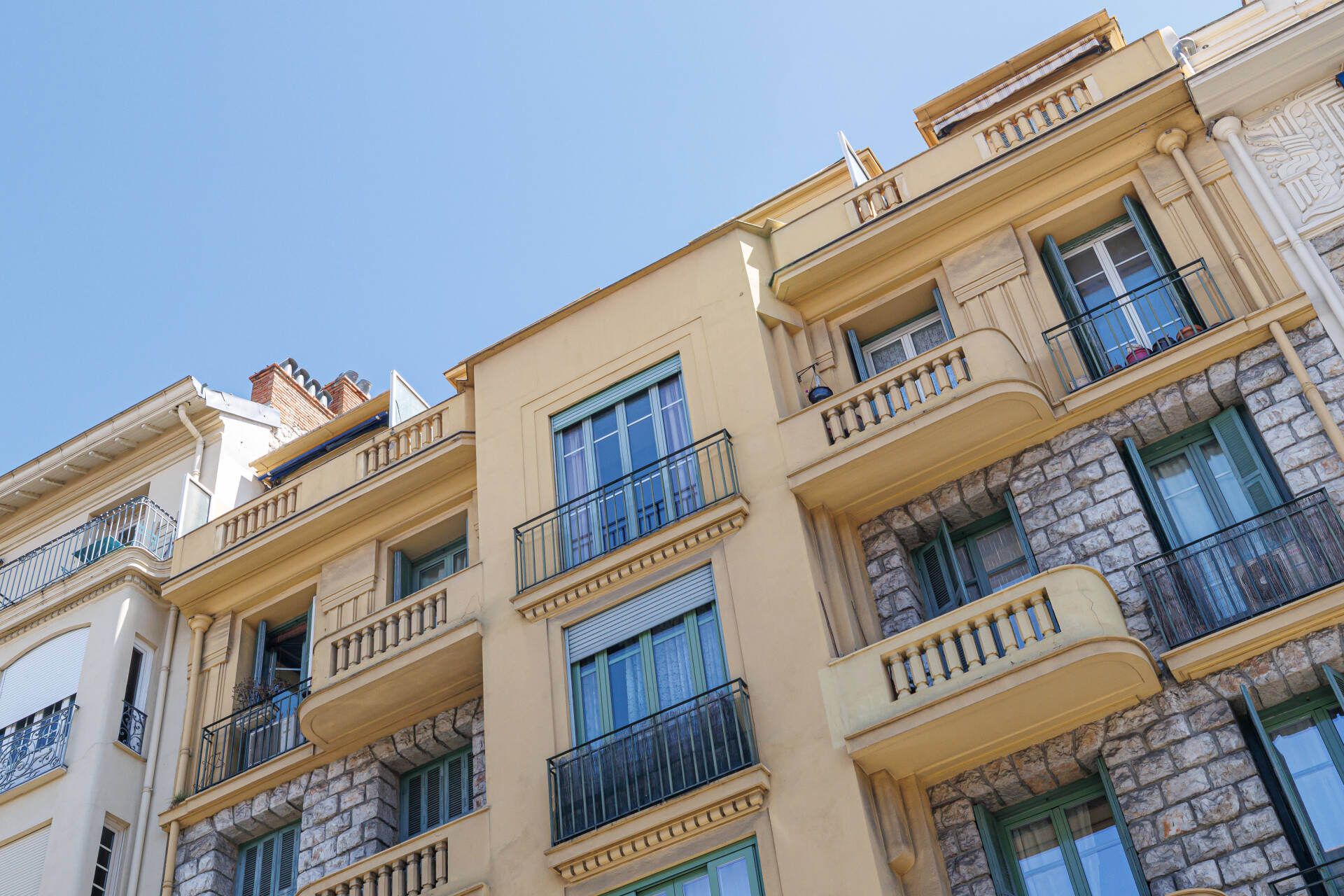 Appartement  - 2 pièces  - 30.84 m² -  256 000 € - À vendre 