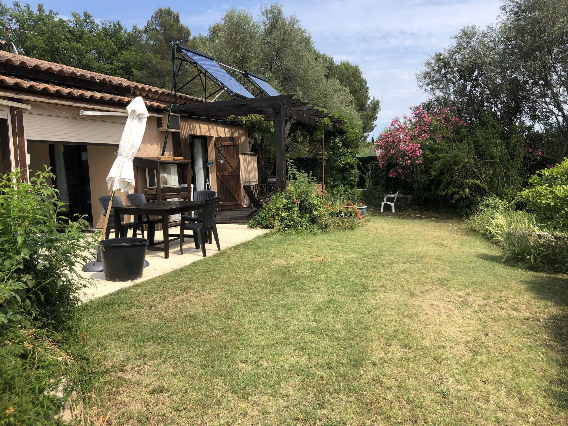 Villa f6, Terrain 1249 M2 Tourette sur fayence  83440 Viager Occupé Mr de 89 ans