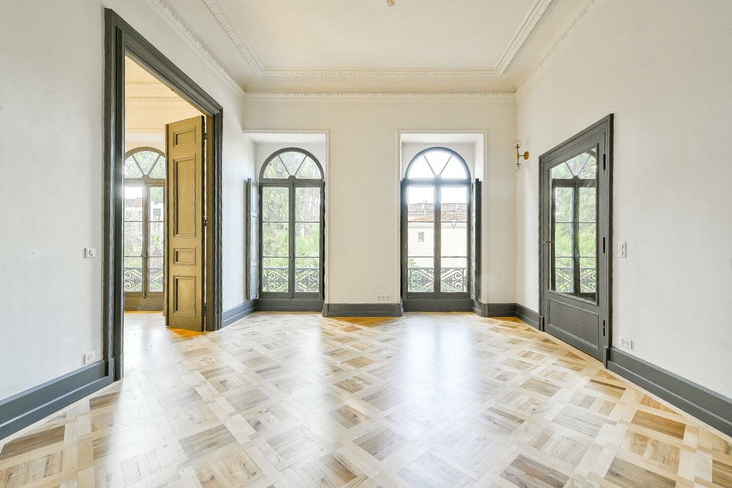 Appartement  - 4 pièces  - 167.02 m² -  1 200 000 € - À vendre 