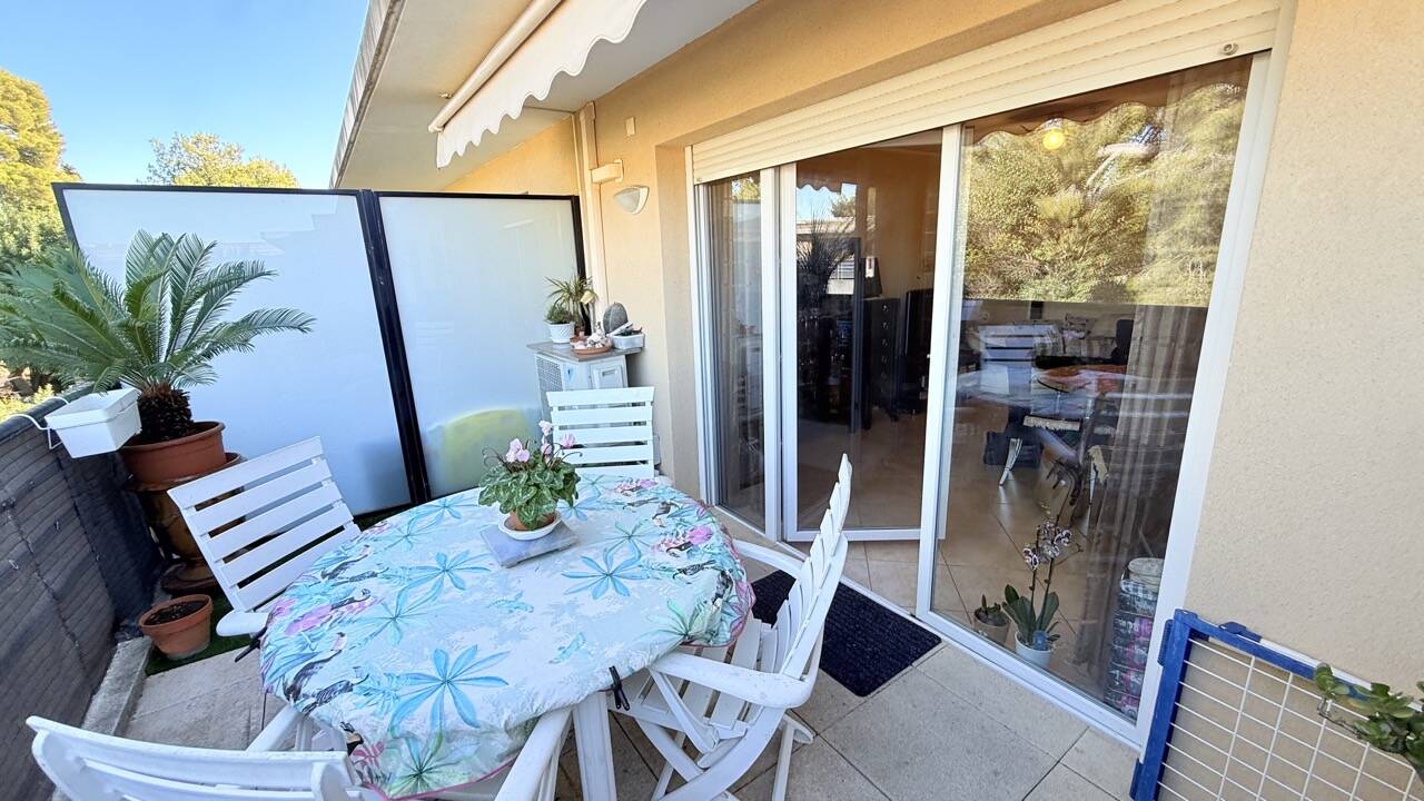 Viager Occupé Appt F3 + 2 garages au Pradet  83220  sur Femme de 86 ans. 3mn en Voiture Plage de Monaco