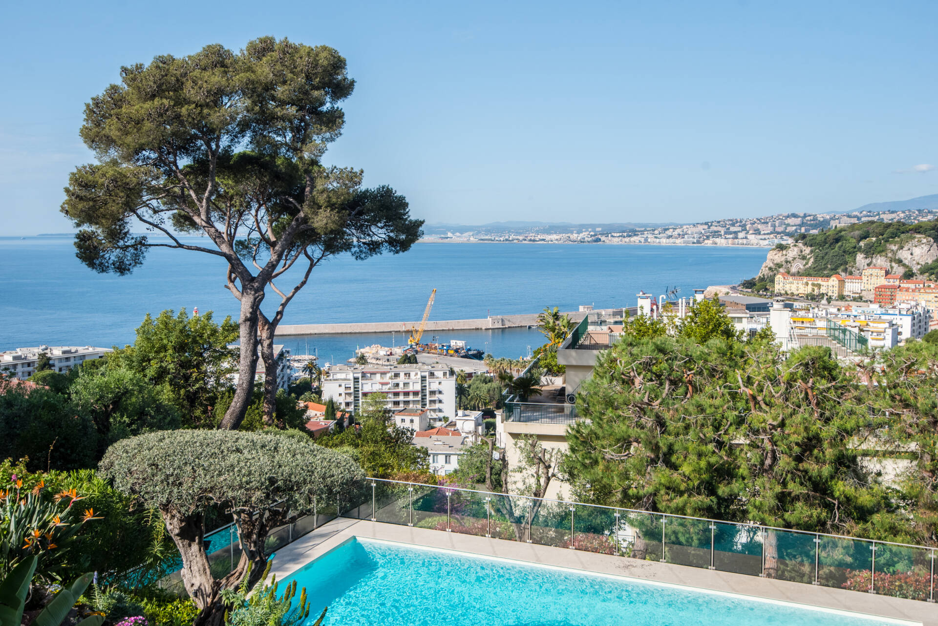 Appartement  - 6 pièces  - 200.12 m² -  2 750 000 € - À vendre 