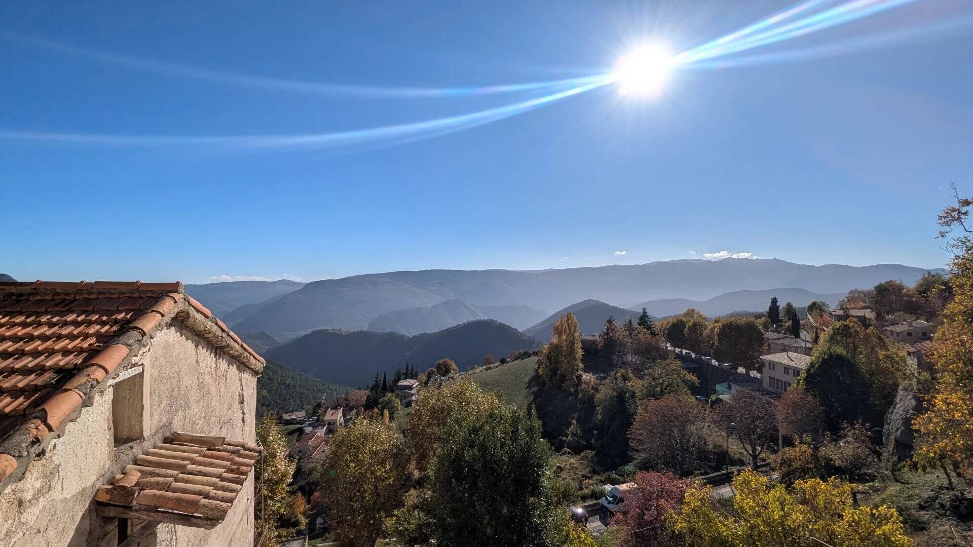 TOUDON - Appartement 2 pièces avec balcon et vue sur les montagnes