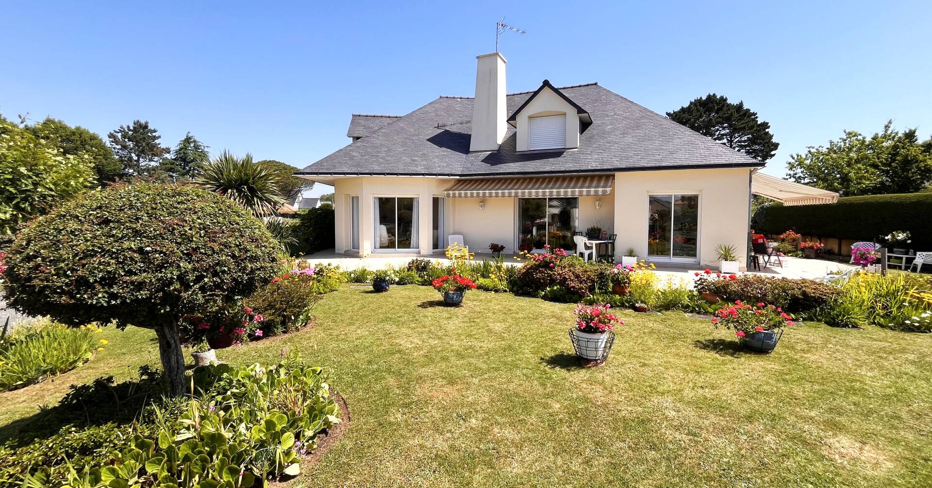 Spacieuse maison d'architecte, viager occupé à LA BAULE ESCOUBLAC