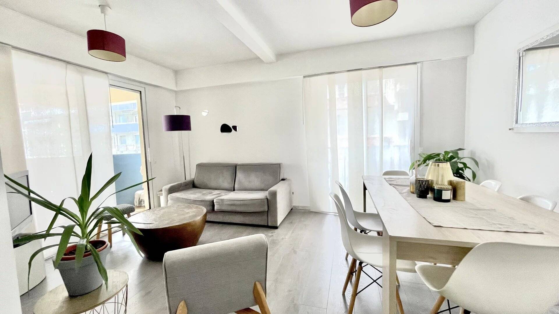 Nice - Liberation - Grand 2 pièces avec terrasse et cave.