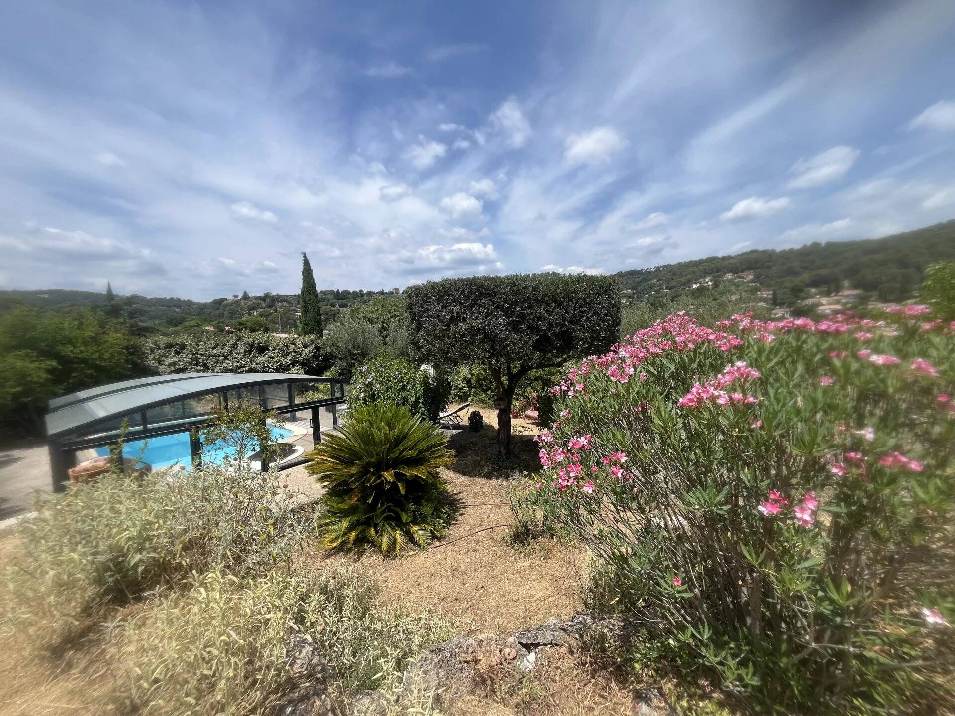 SUPERBE VILLA COTIGNAC T5 AVEC PISCINE