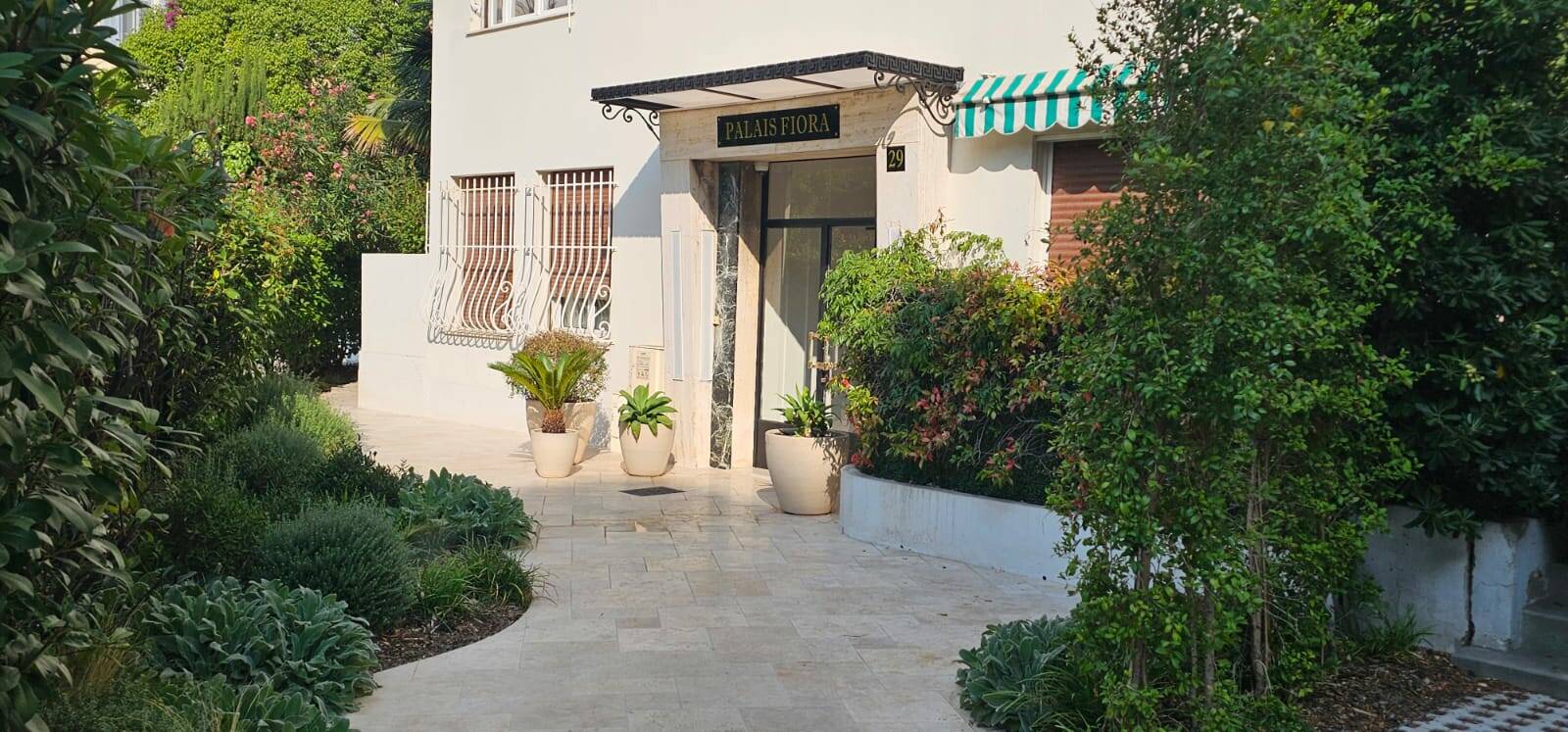 Appartement  - 3 pièces  - 83.0 m2 -  875 000 € - À vendre 