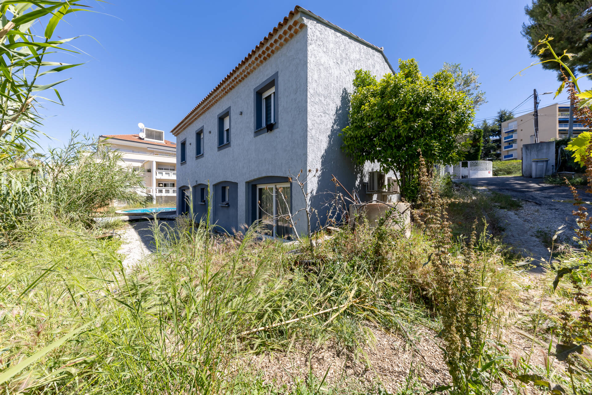 Maison  - Villa  - 6 pièces  - 214.0 m² -  970 000 € - À vendre 