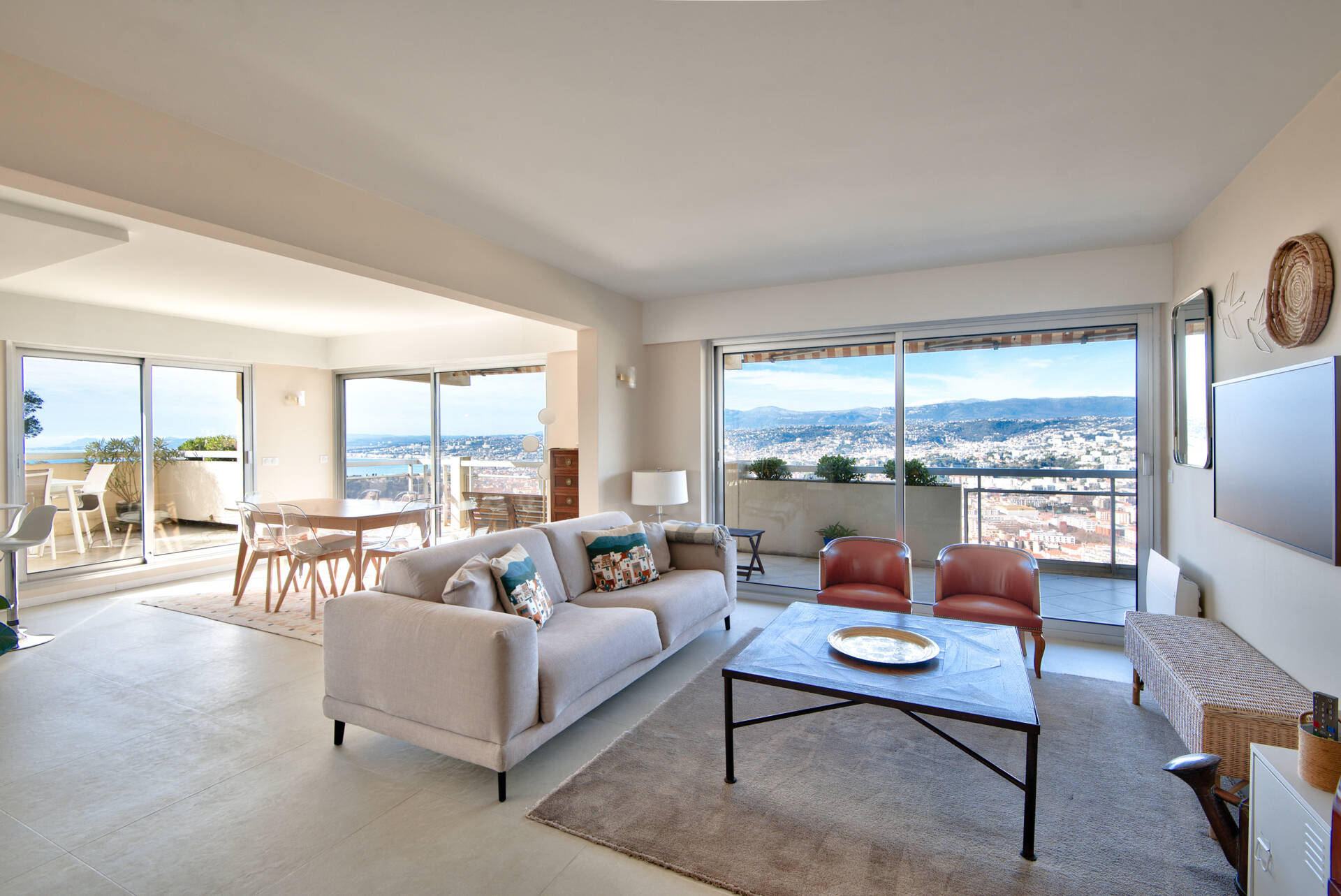 Appartement  - 4 pièces  - 103.37 m2 -  1 400 000 € - À vendre 