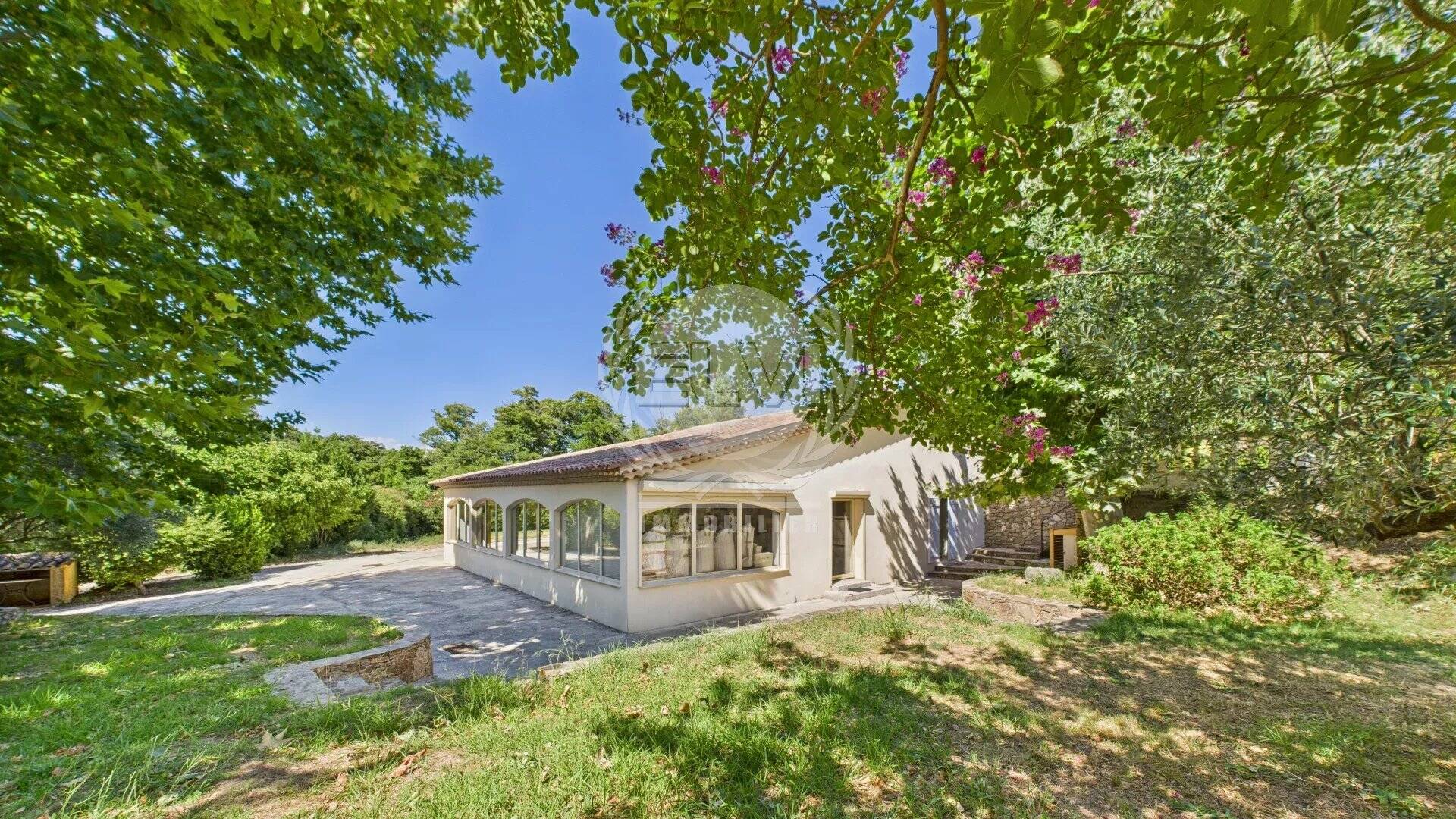 Maison PLAN DE LA TOUR