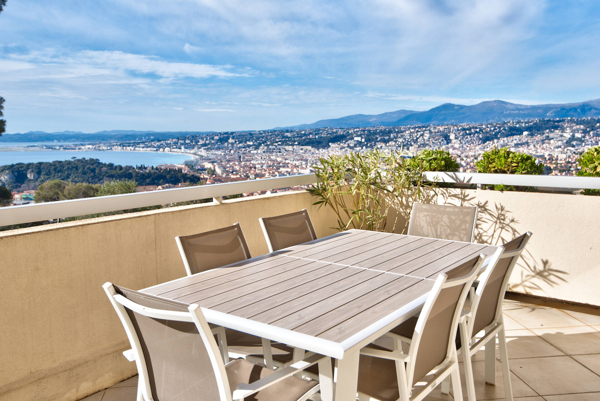 Appartement  - 4 pièces  - 103.37 m² -  1 290 000 € - À vendre 