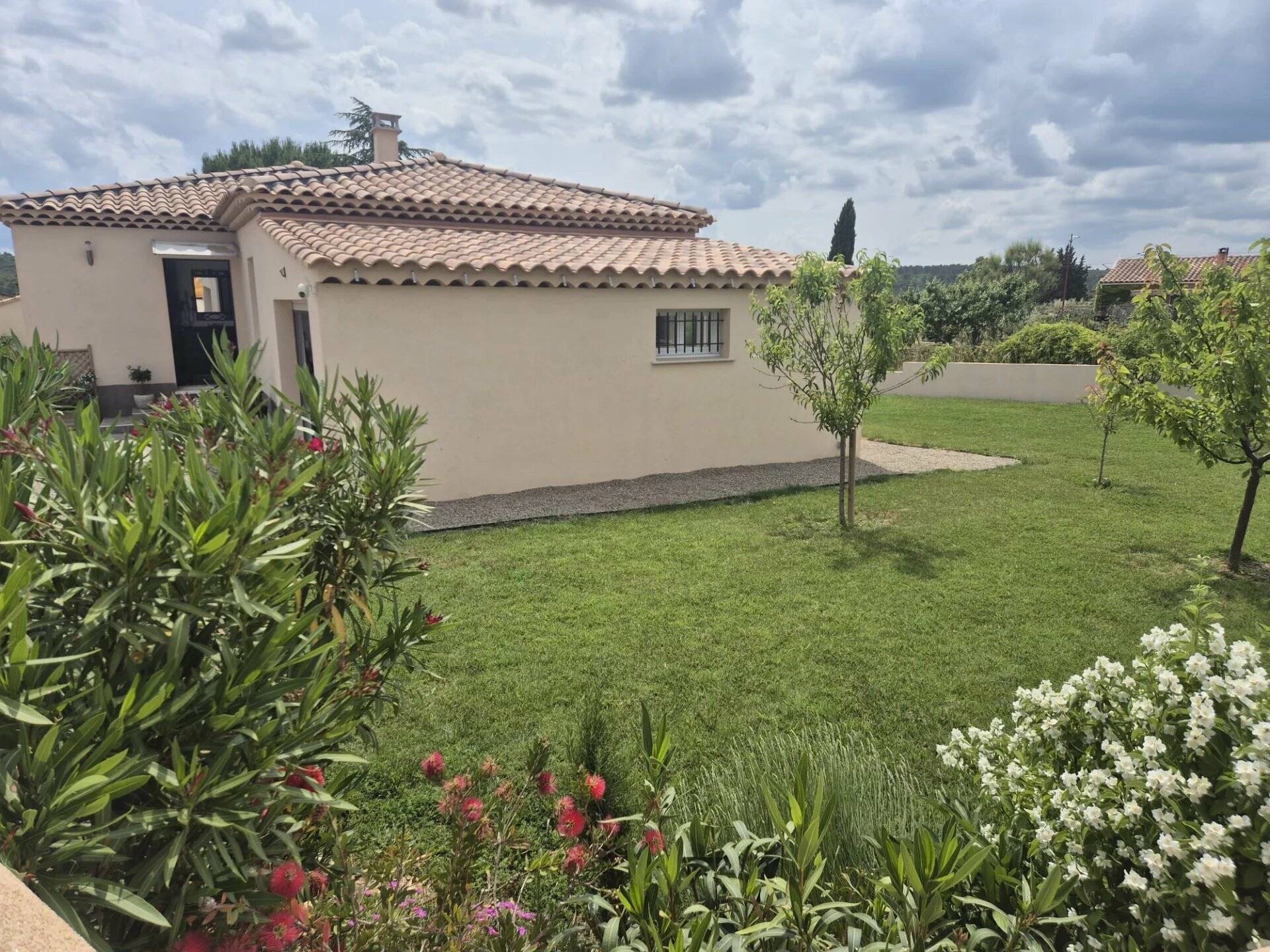 VILLA RECENTE T5 A TAVERNES