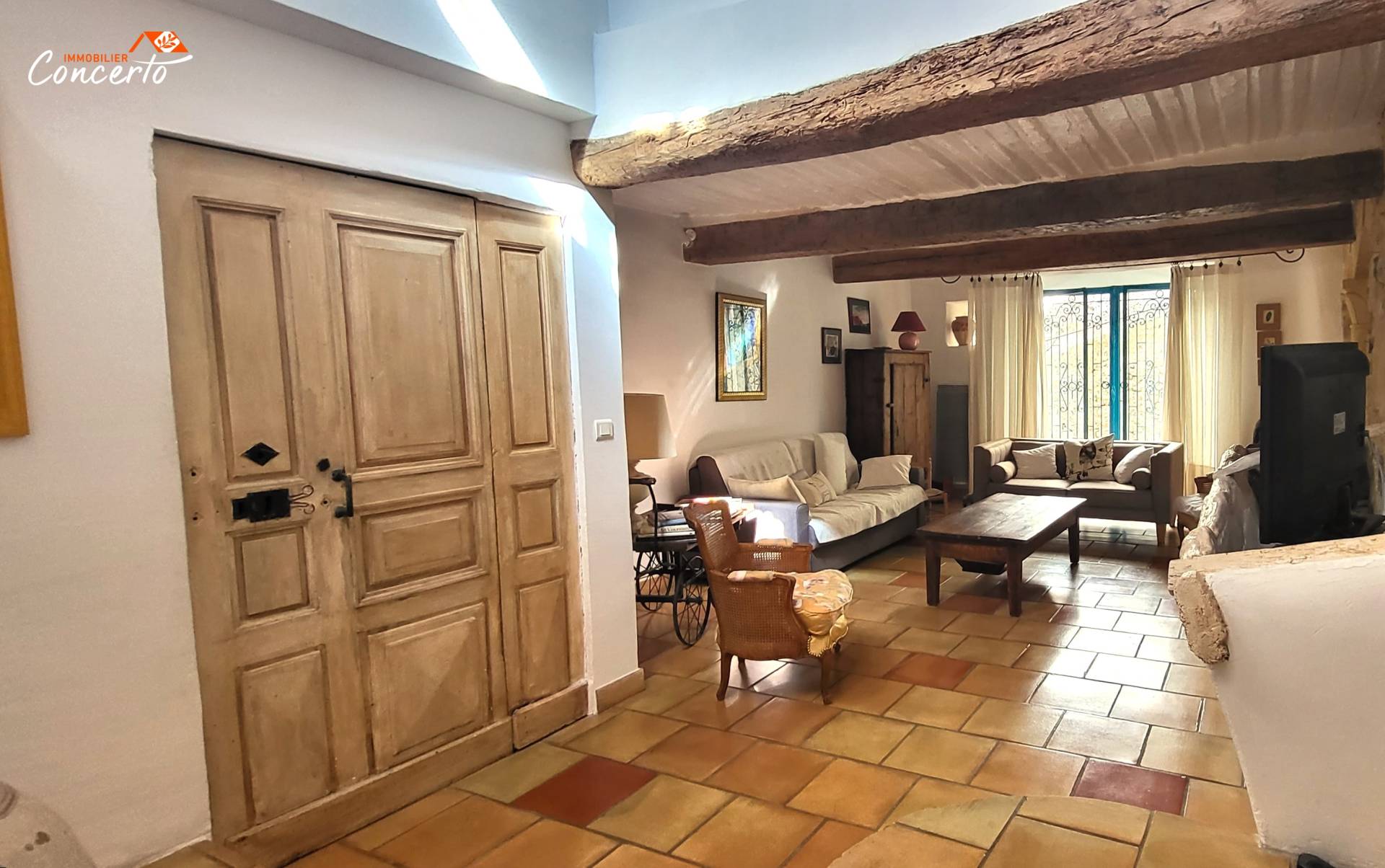 Vente maison de village avec terrasse centre Callas