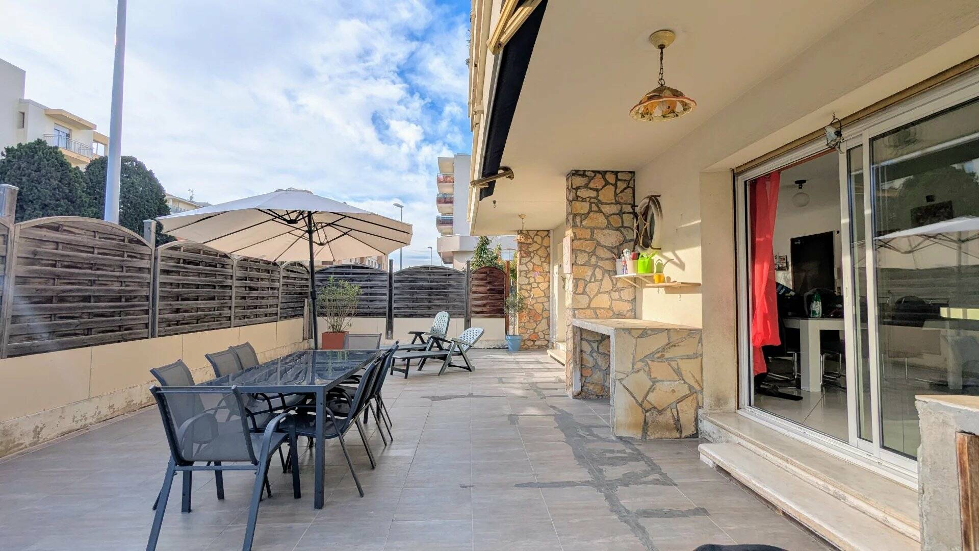 SAINT LAURENT DU VAR - Grand appartement familial 7 pièces avec 