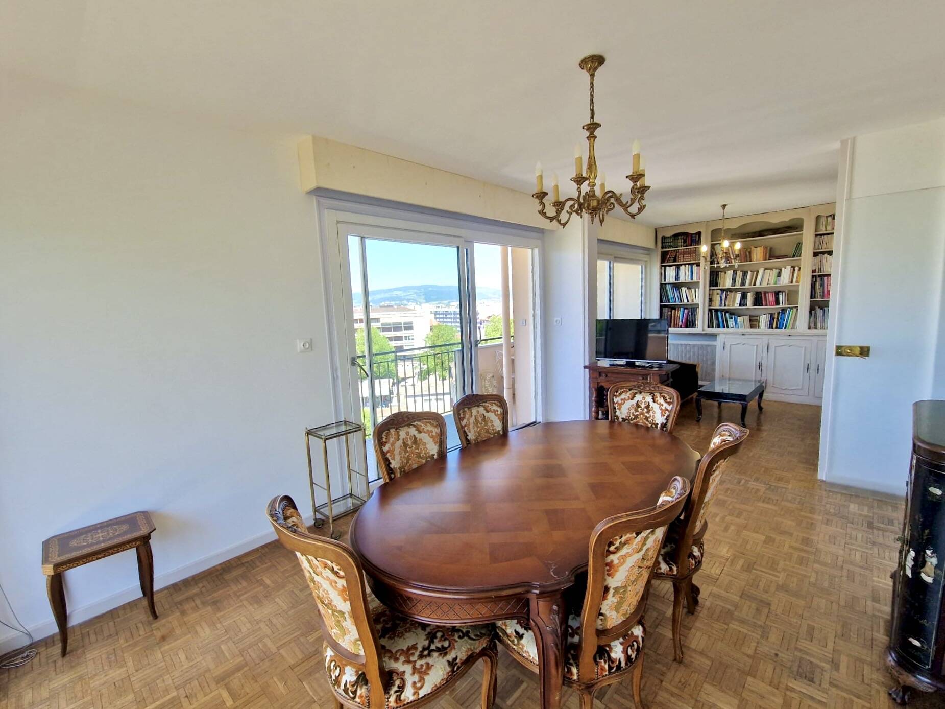 Annecy Spacieux appartement T5 avec vue dégagée, balcon, terrasse et ascenseur**