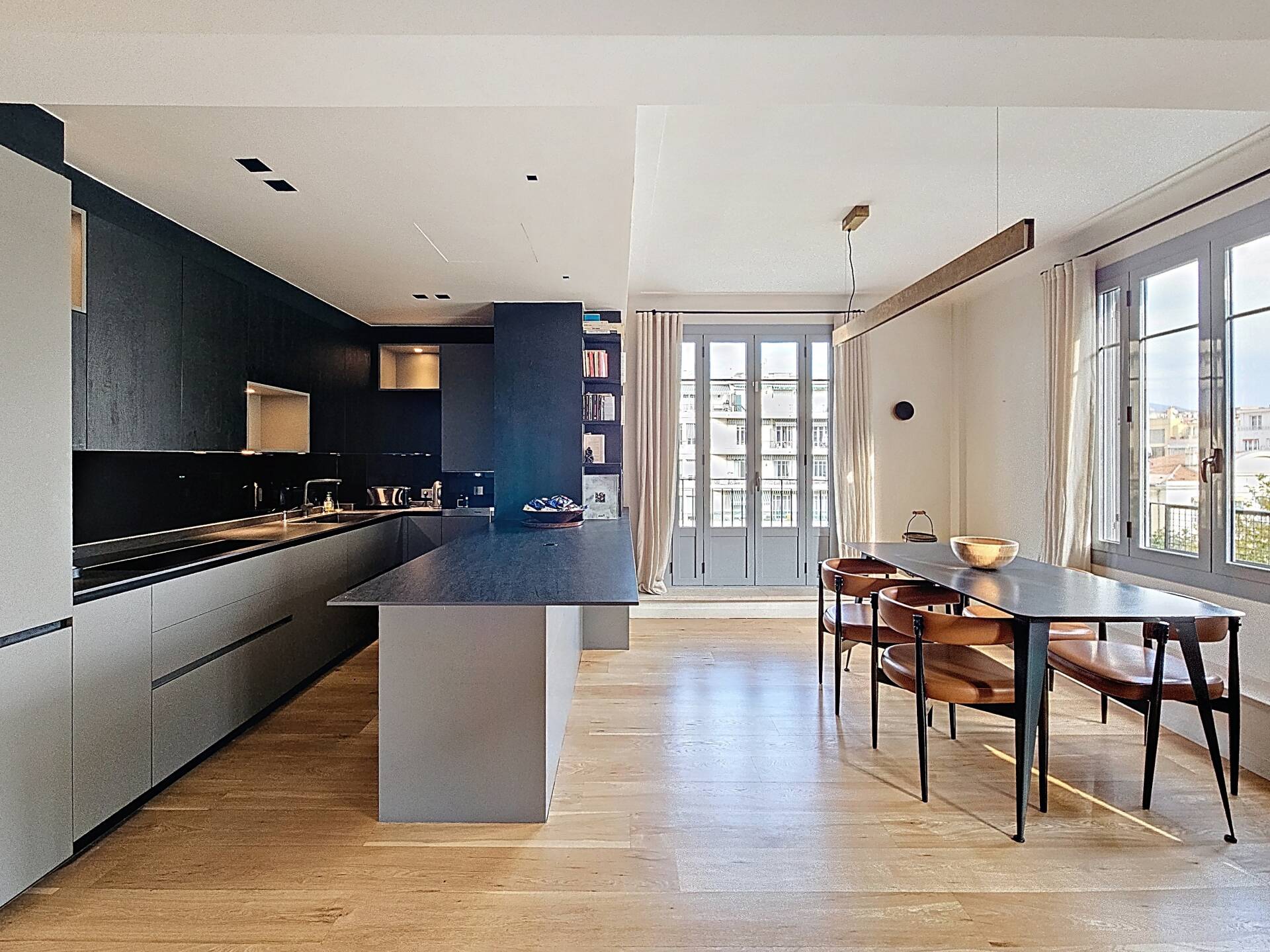 Appartement  - 4 pièces  - 100.89 m2 -  1 029 000 € - À vendre