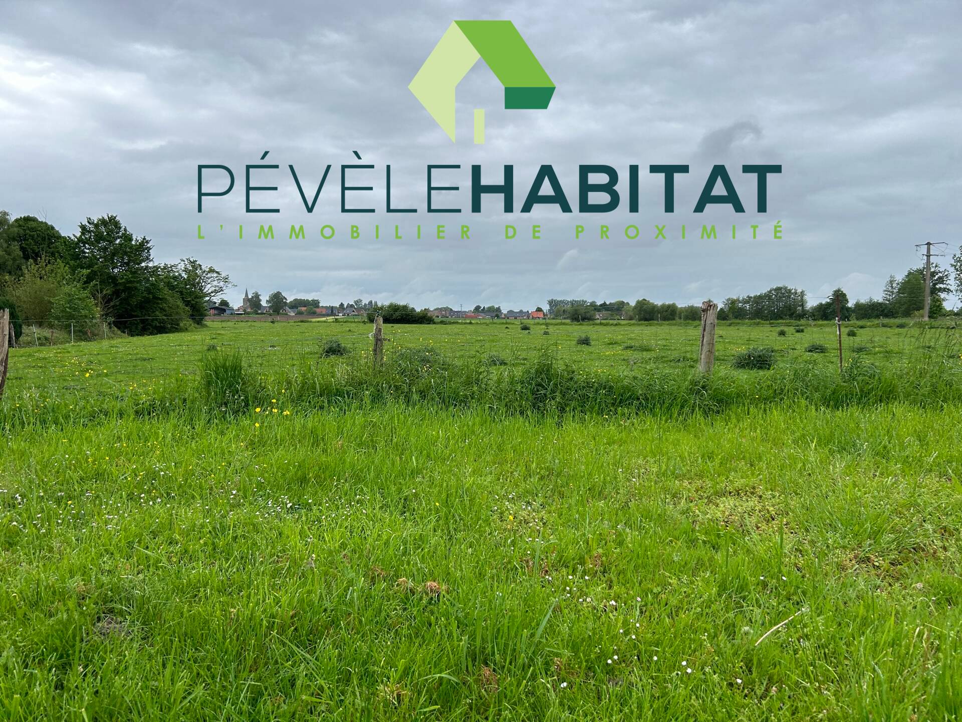 Terrain 1000m², façade 30m