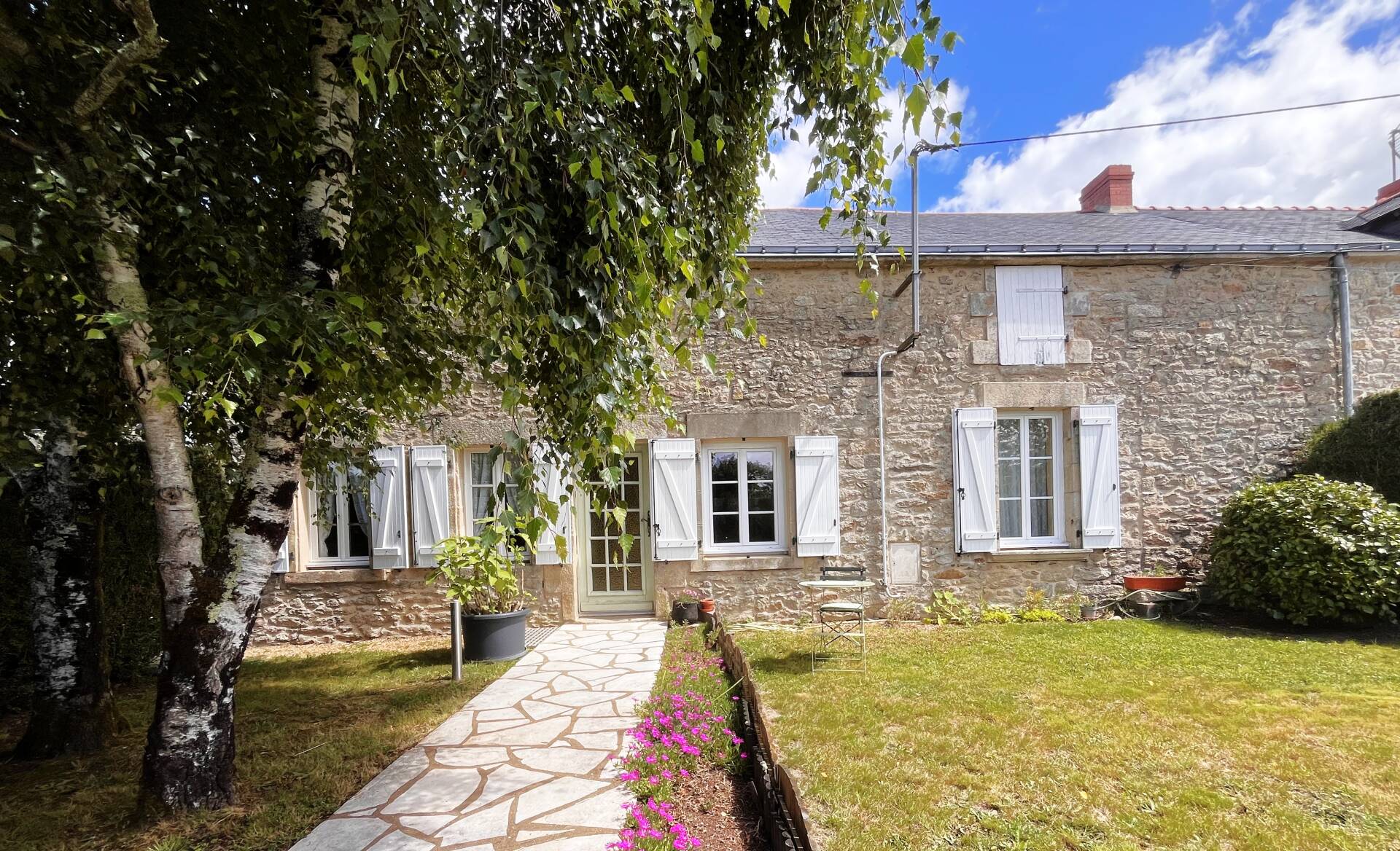 Maison en pierre de taille, viager occupé à CORDEMAIS