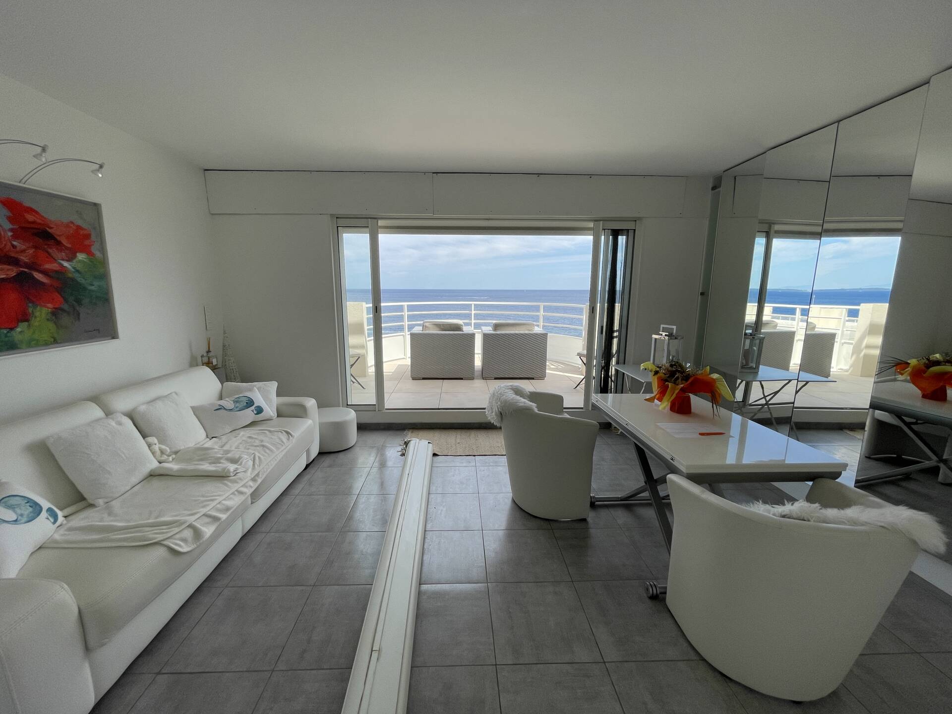 Grand Studio Pleine Vue Mer ,Face plage ,Résidence avec Piscine ,83530 Le trayas