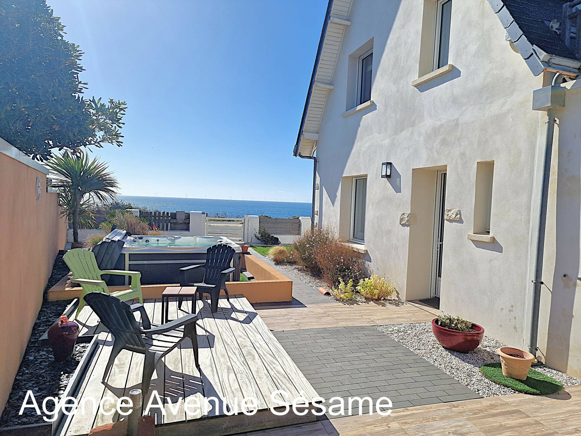 Splendide propriété face à la mer au POULIGUEN