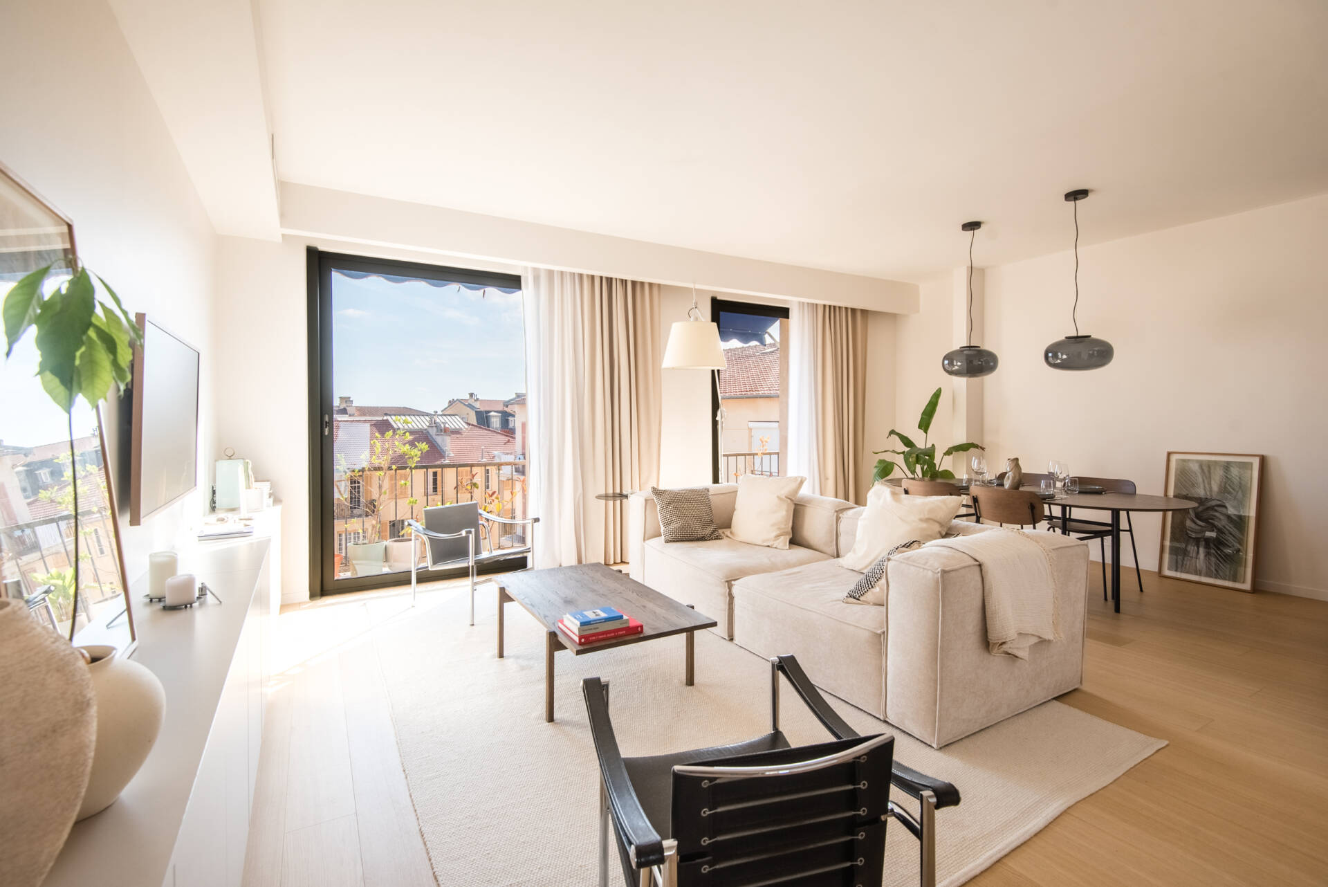 Appartement  - 3 pièces  - 85.24 m² -  690 000 € - À vendre 