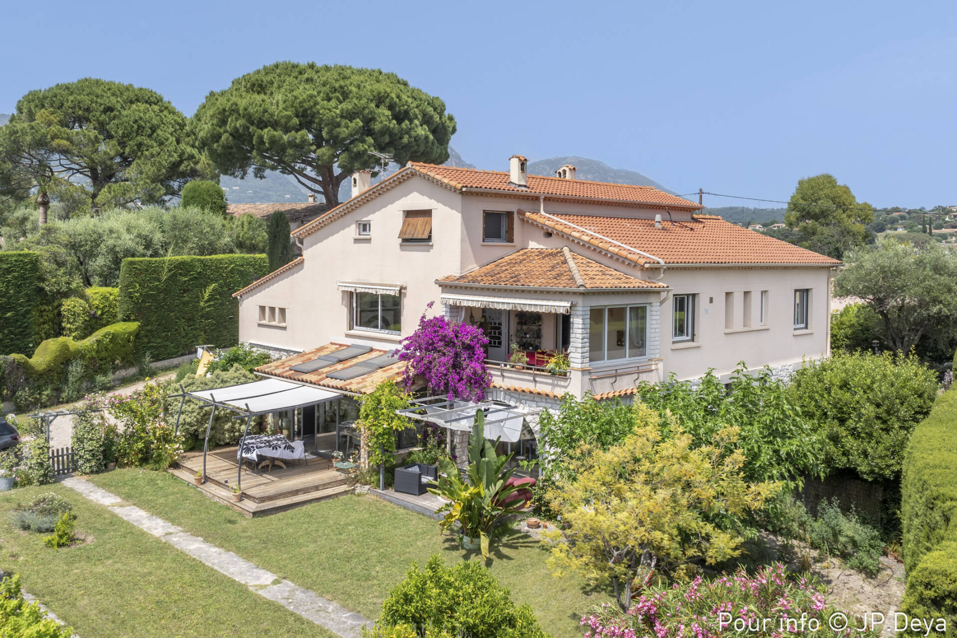 Nue Propriété sur Appartement F4/5 (124m²) dans petite copropriété à Vence 06140 avec Piscine.