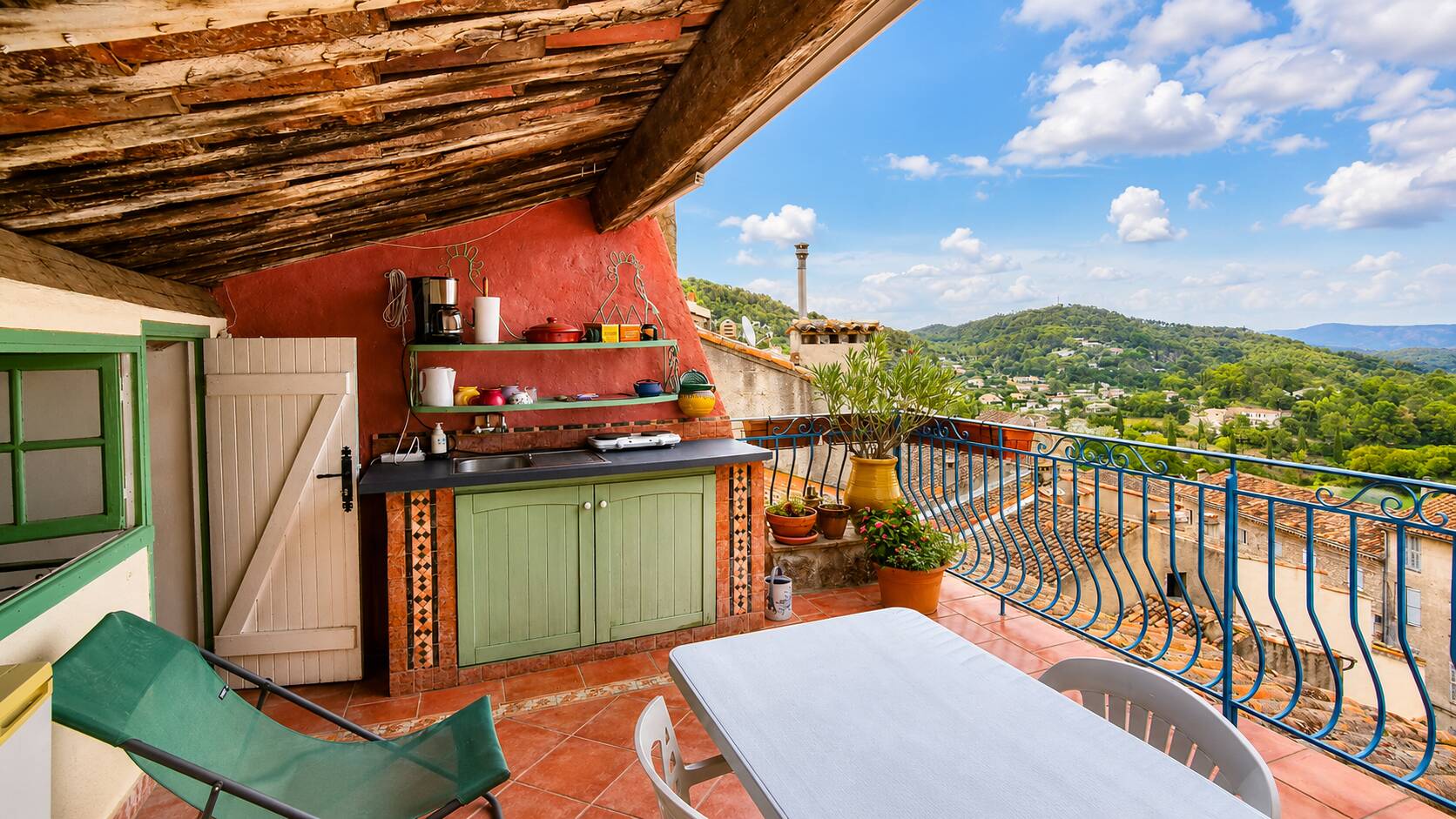 Vente maison de village avec terrasse centre Callas
