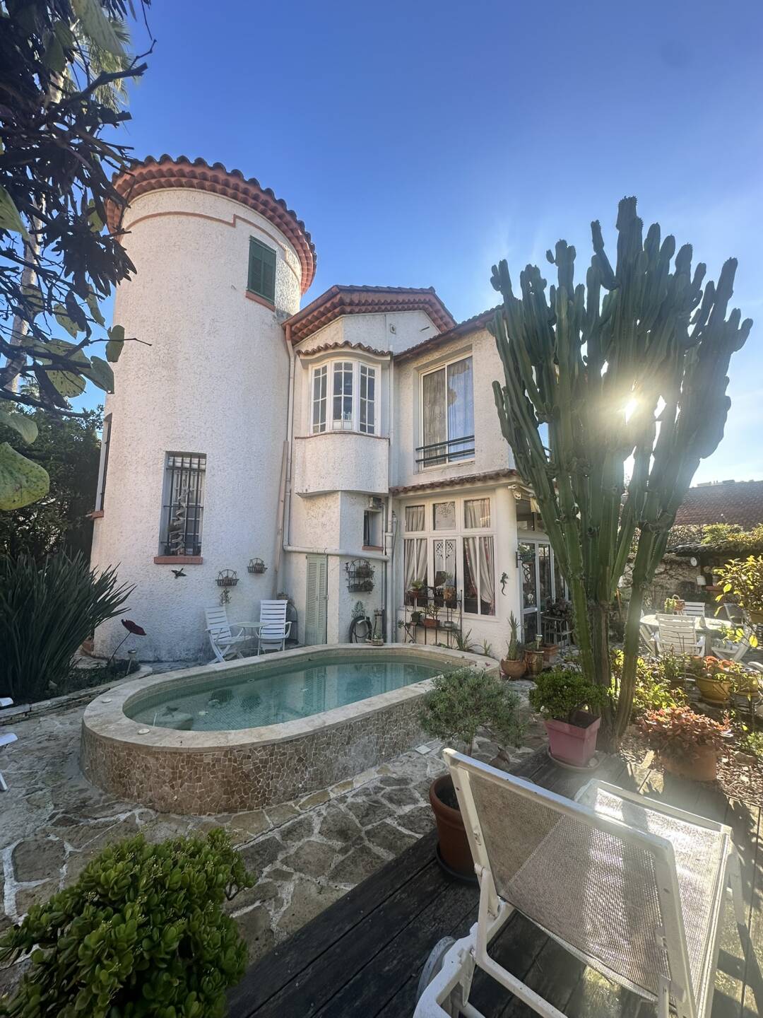 VIAGER OCCUPÉ À ANTIBES