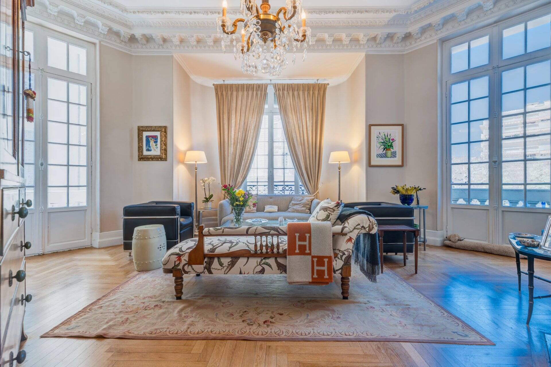 Appartement  - 5 pièces  - 146.73 m² -  1 250 000 € - À vendre 